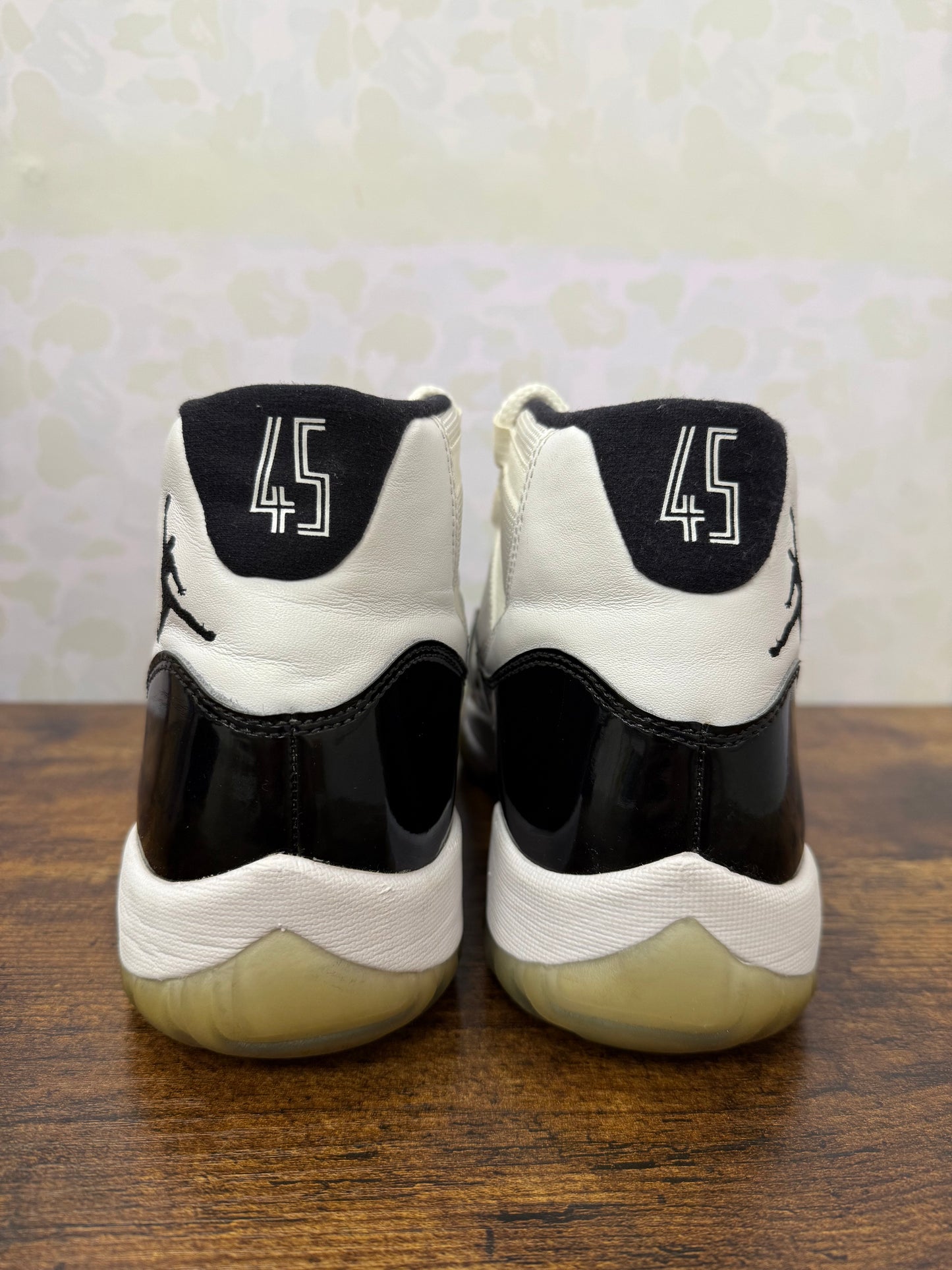 Jordan 11 “Concord” Size 9.5 Preowned