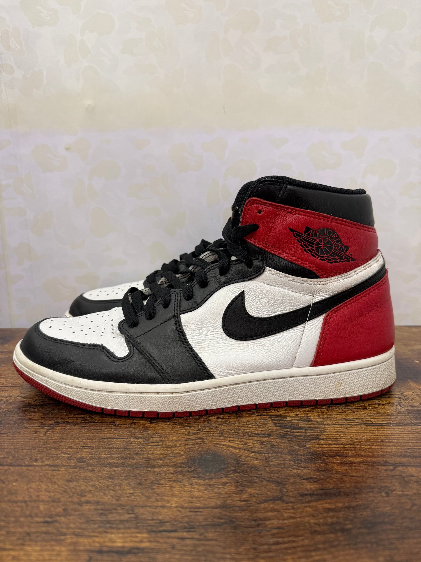 Jordan 1 “Black Toe” Size 11 Preowned