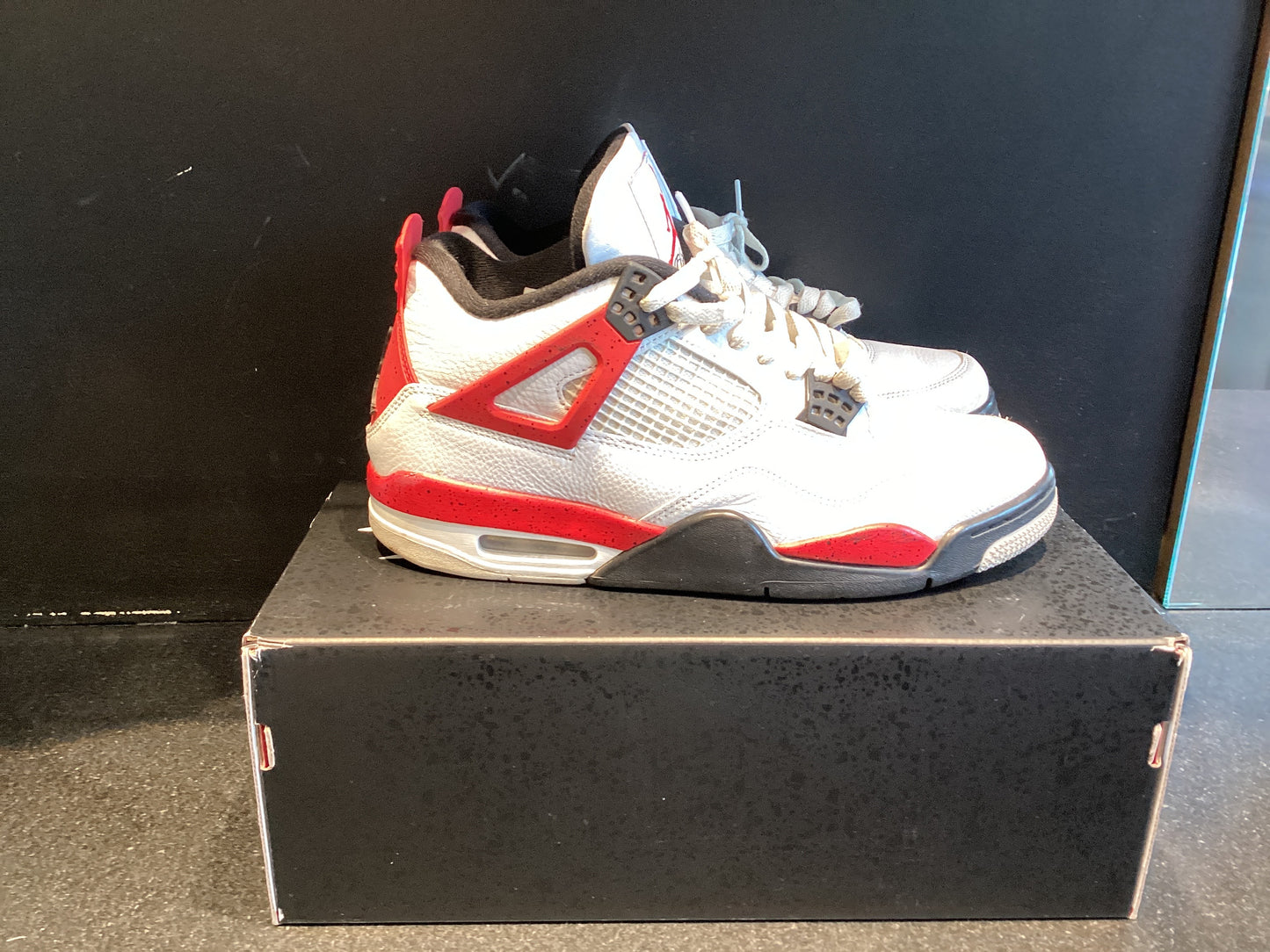 Jordan 4 “Red Cement” Pre Owned Size 10.5