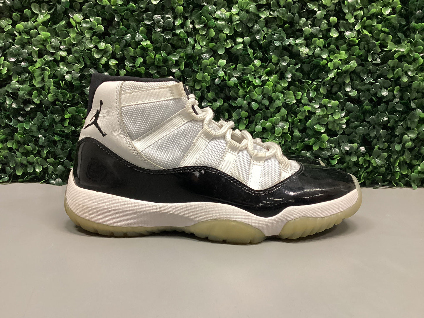Jordan 11 “Concord” Size 8.5 Preowned