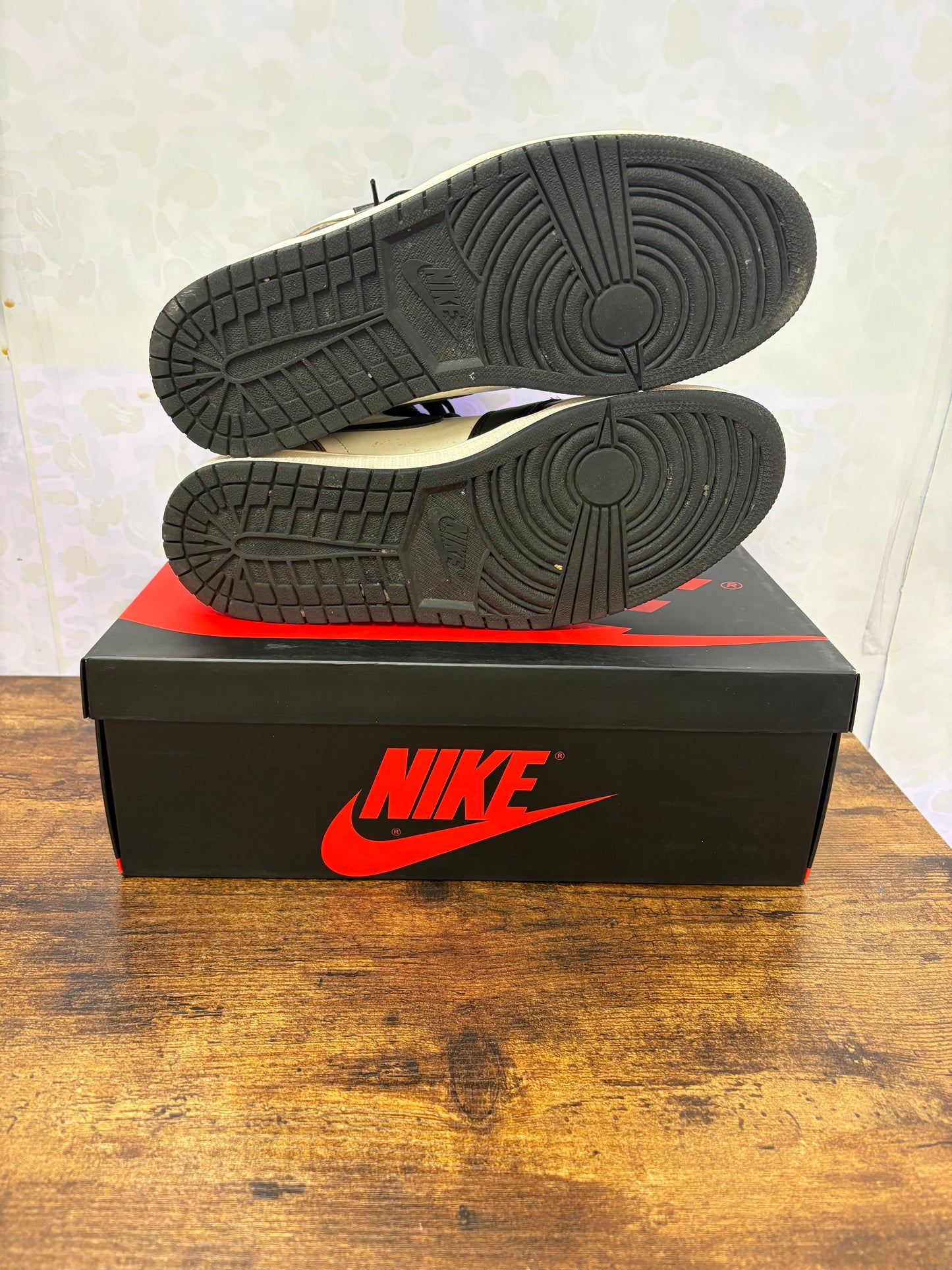 Jordan 1 “Mocha” Preowned Size 13