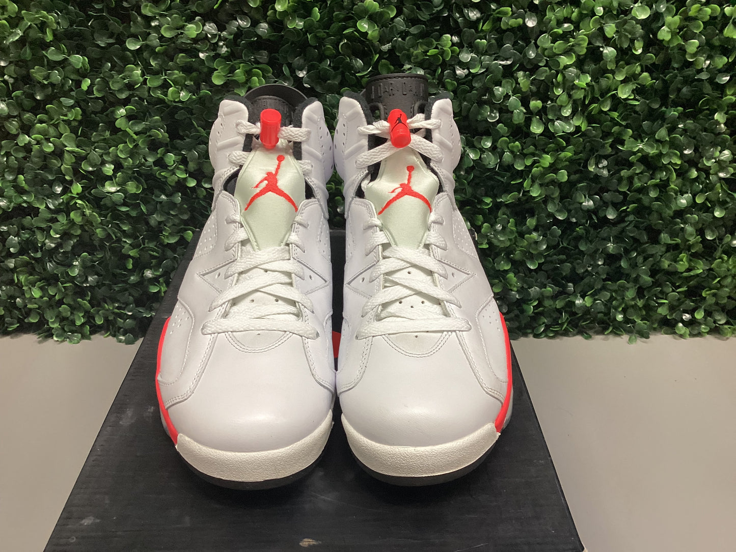 Jordan 6 “Infrared White” Size 9.5 Preowned