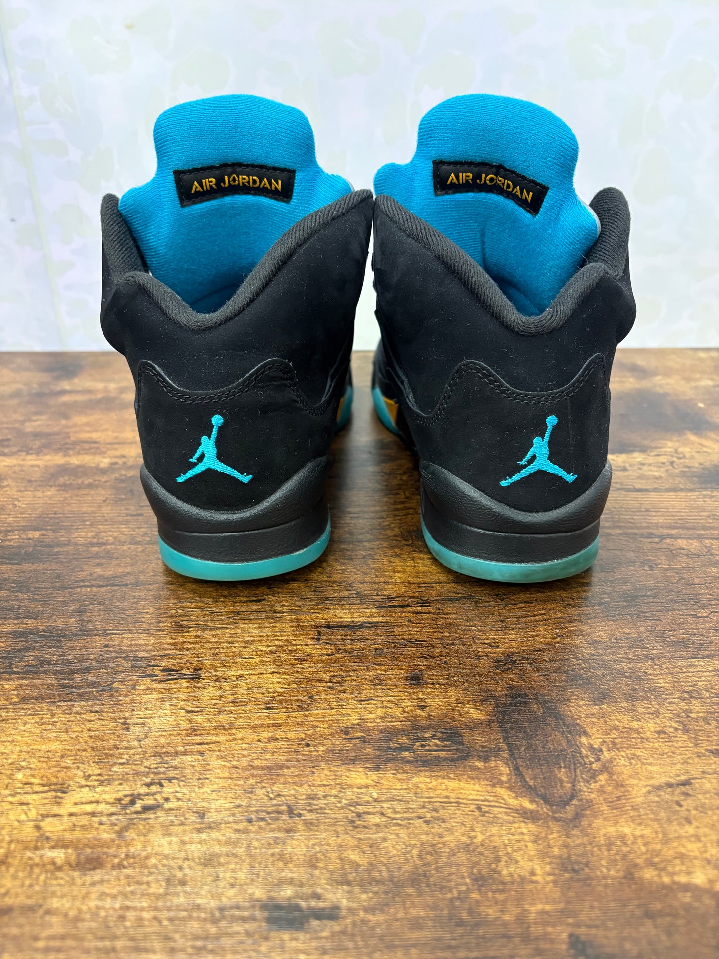 Jordan 5 “Aqua” Size 6Y Preowned No Box