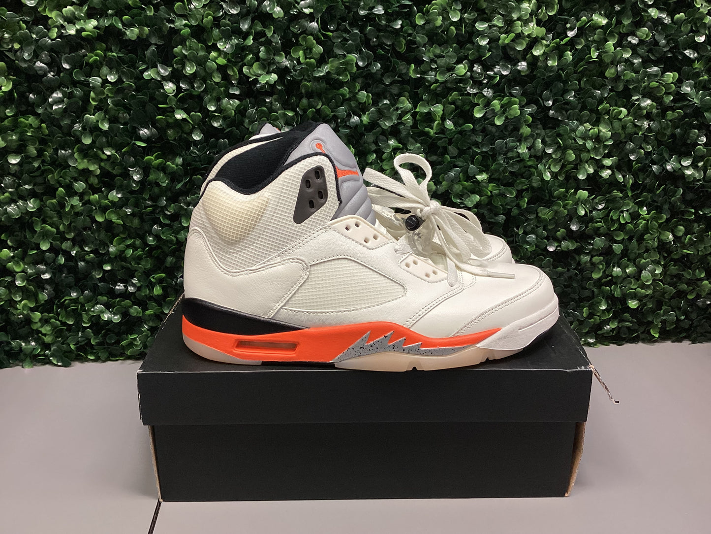 Jordan 5 “Shattered Backboard” Size 8.5 Preowned