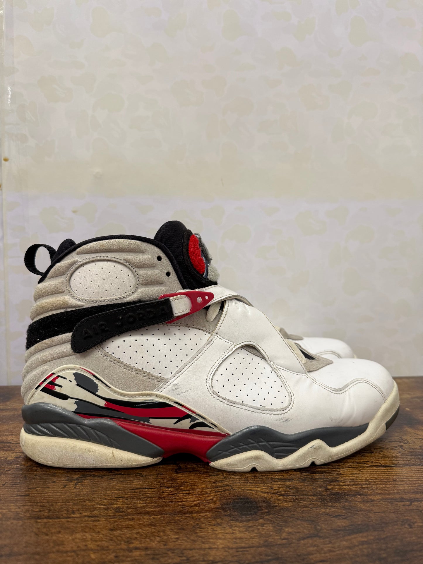 Jordan 8 “Bugs Bunny” Size 11 Preowned