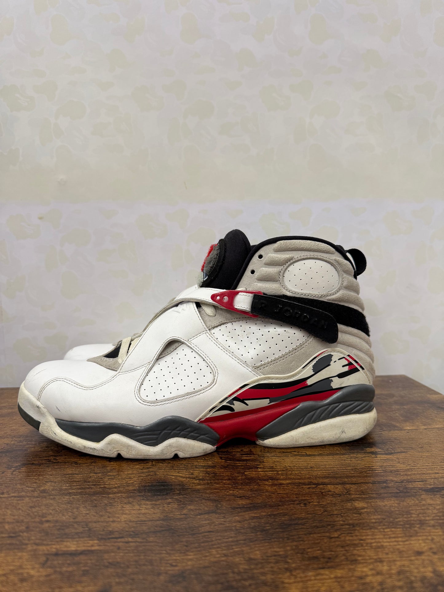 Jordan 8 “Bugs Bunny” Size 11 Preowned