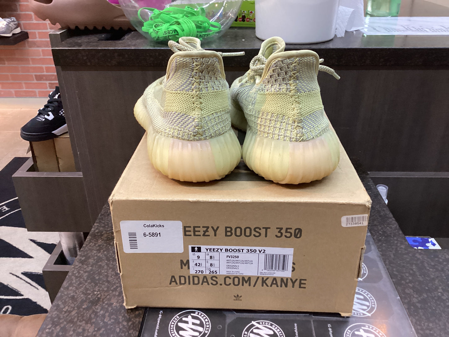 YEEZY 350 “ANTLIA” Pre Owned Size 9