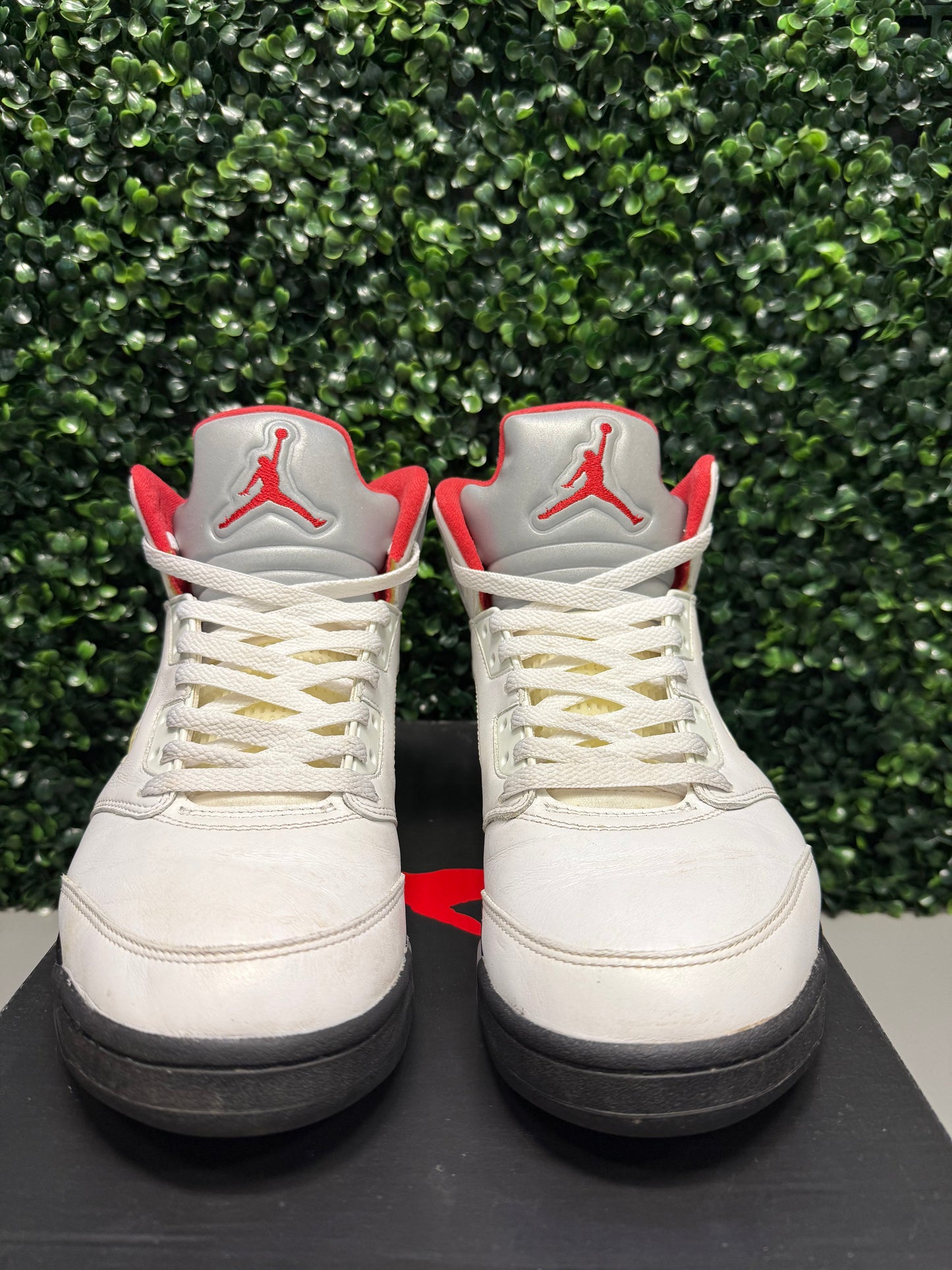 Jordan 5 Retro “Fire Red” Size 10.5 Preowned