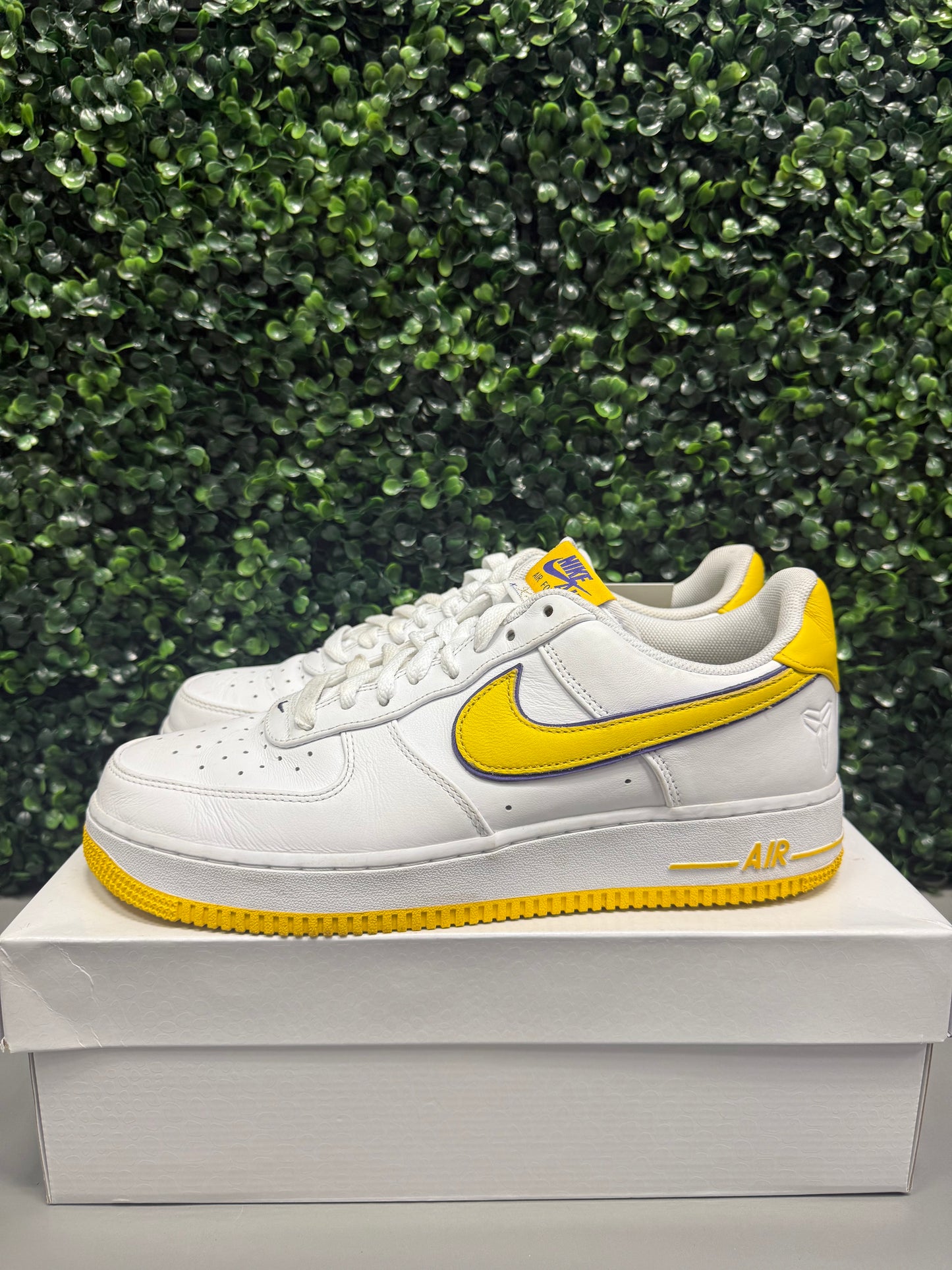 Nike Kobe Air Force 1 "Lakers Home" Size 11 Preowned
