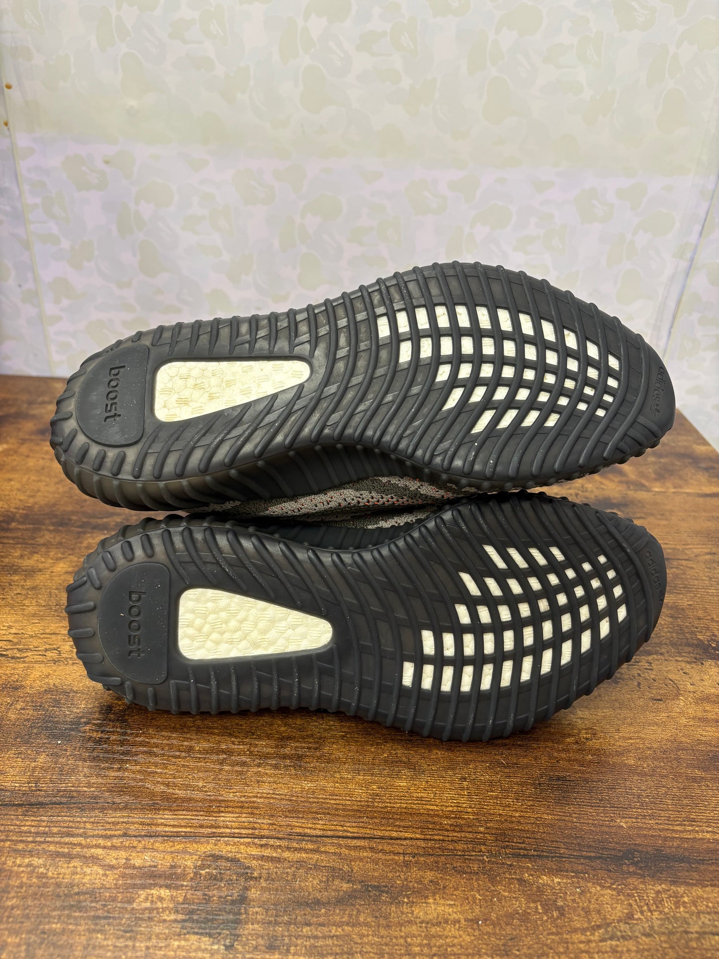 Yeezy 350 “Carbon Beluga” Size 9.5 Preowned No Box