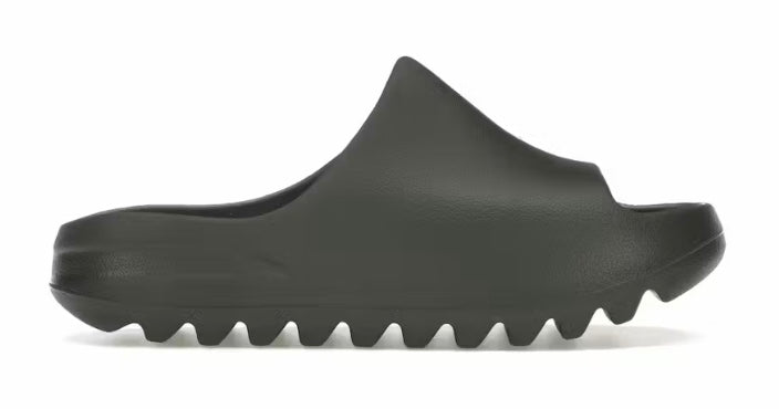 Adidas Yeezy Slide “Dark Onyx” (Kids)