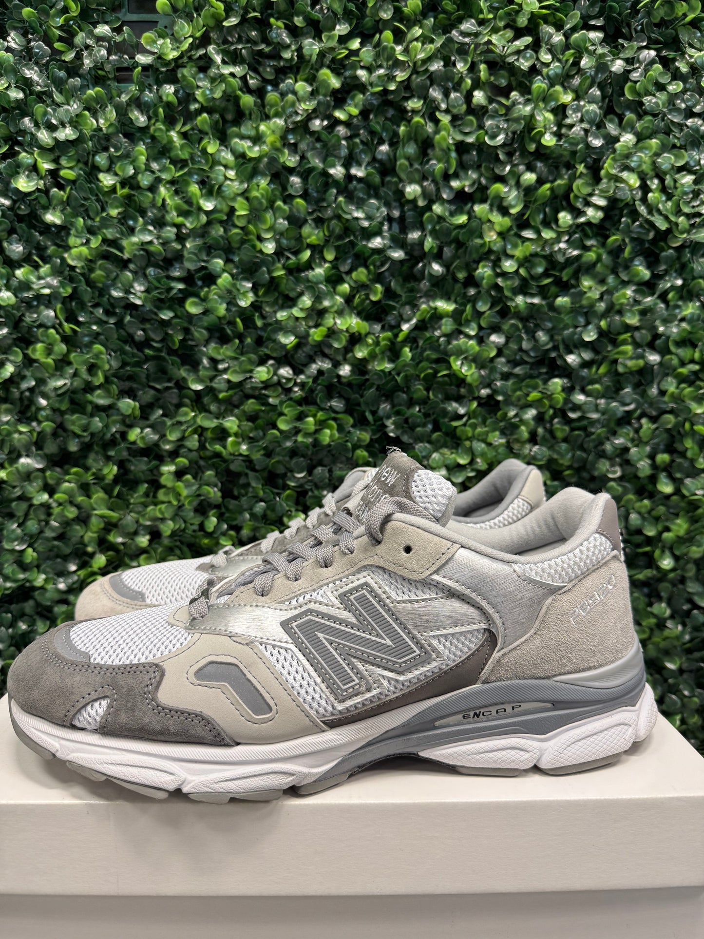 New Balance 920 "MiUK Beams x Paperboy" Size 10 Preowned