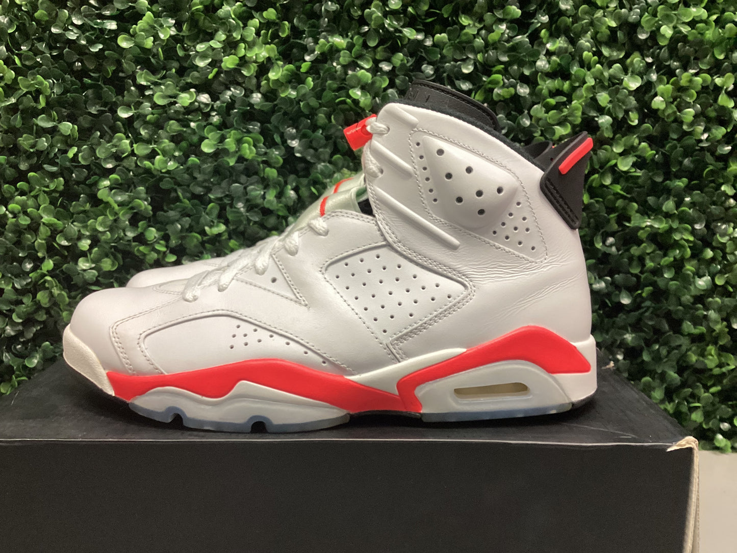 Jordan 6 “Infrared White” Size 9.5 Preowned