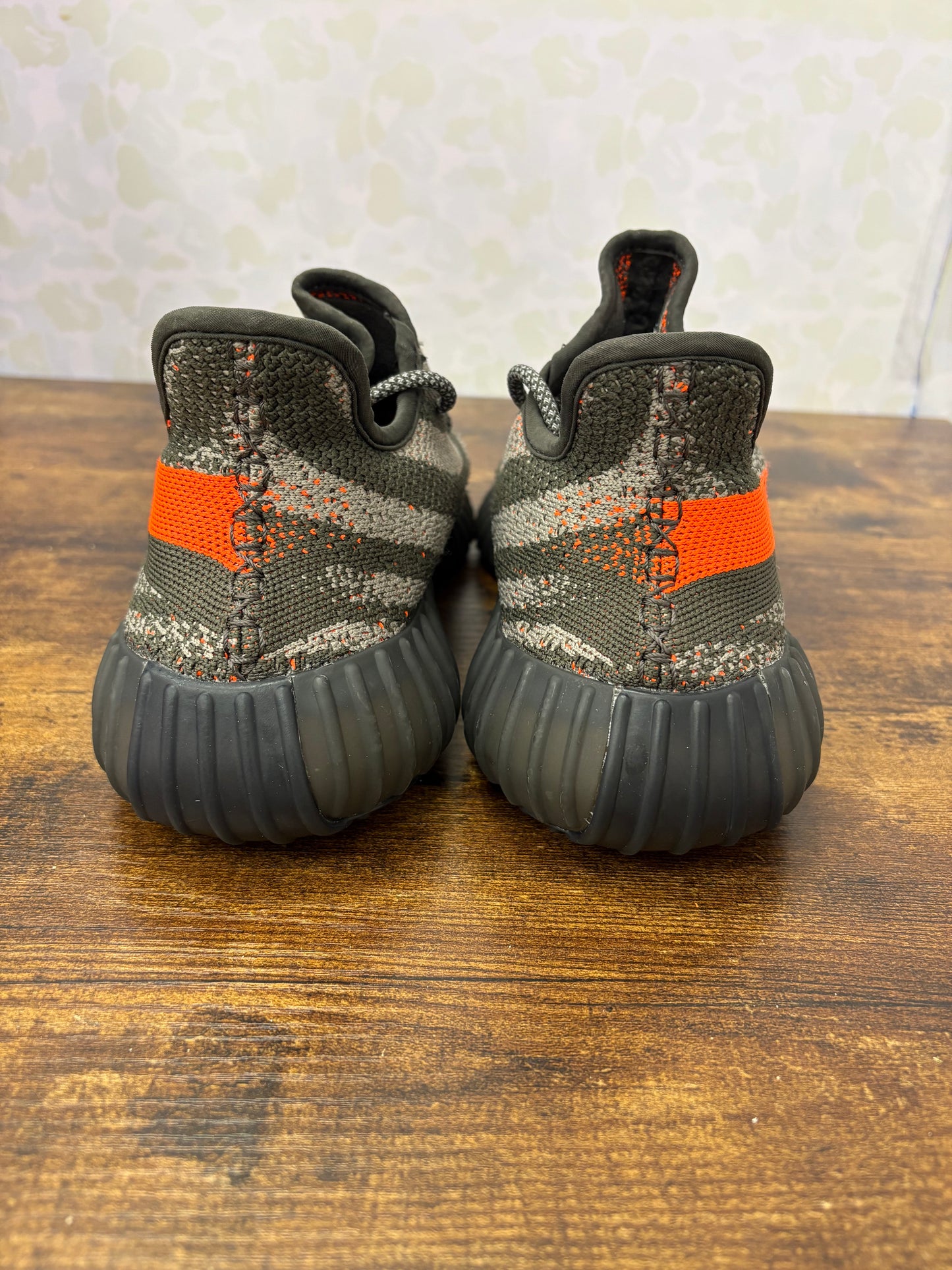 Yeezy 350 “Carbon Beluga” Size 9.5 Preowned No Box