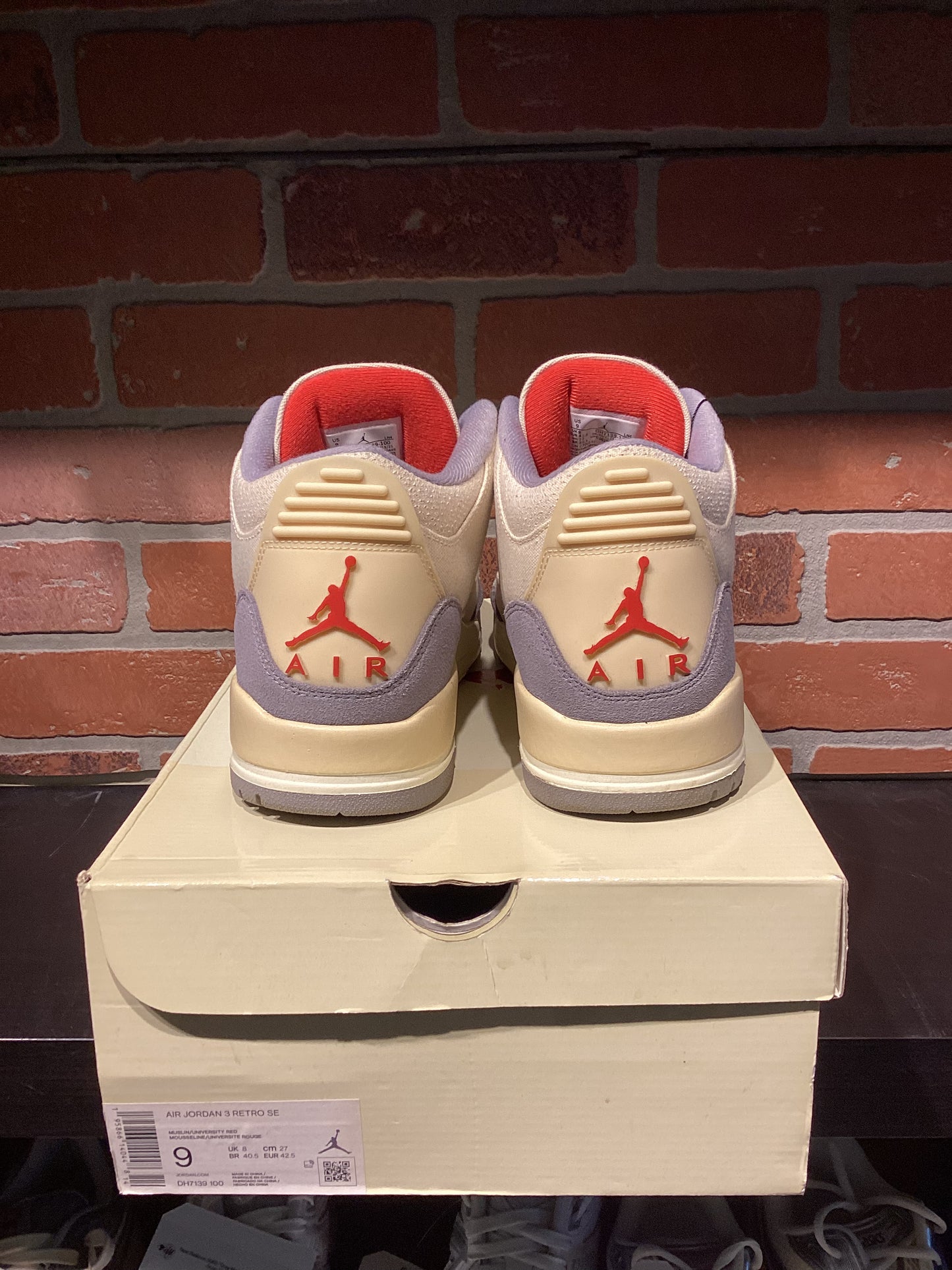 Jordan 3 “Muslin” Size 9 Preowned
