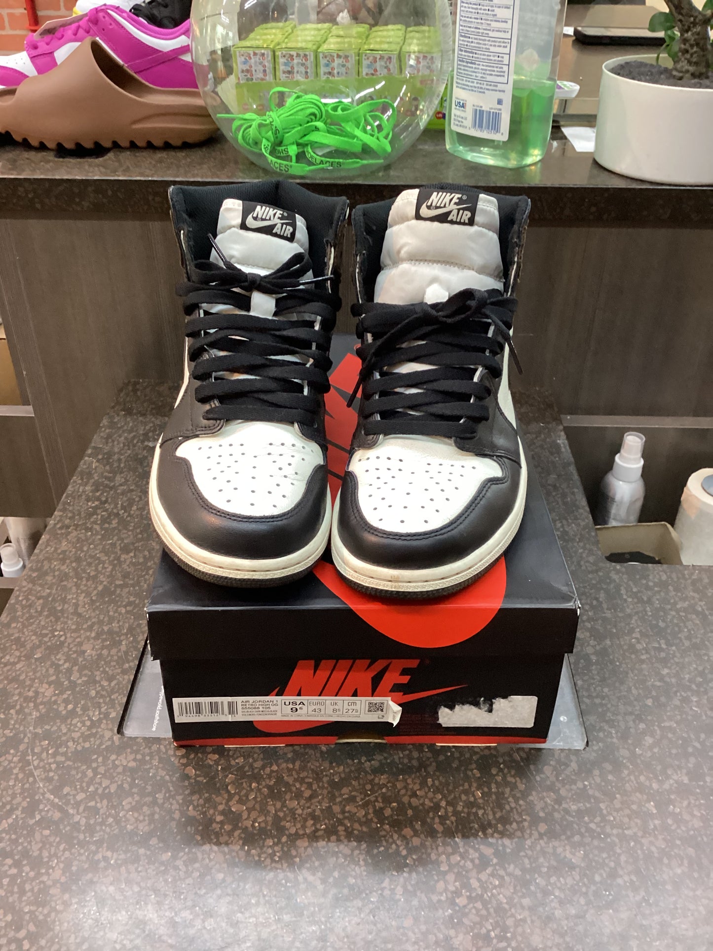Jordan 1 High “Mocha” Size 9.5 Preowned