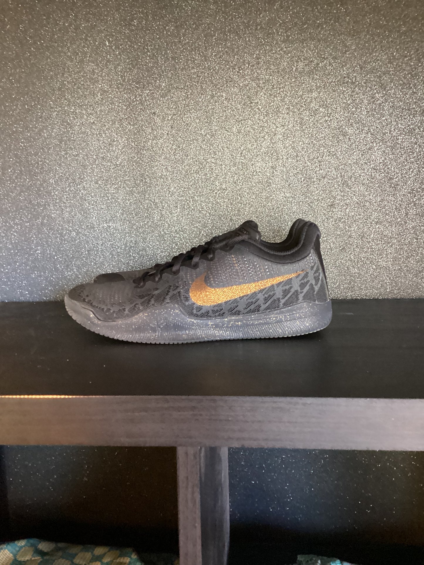 Nike Mamba Rage Gold Stars Size 8.5 Preowned