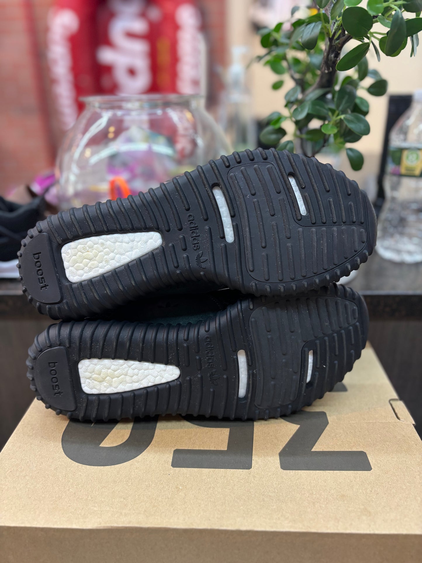 Yeezy 350 v1 "Pirate Black (2023) Size 11 Pre Owned