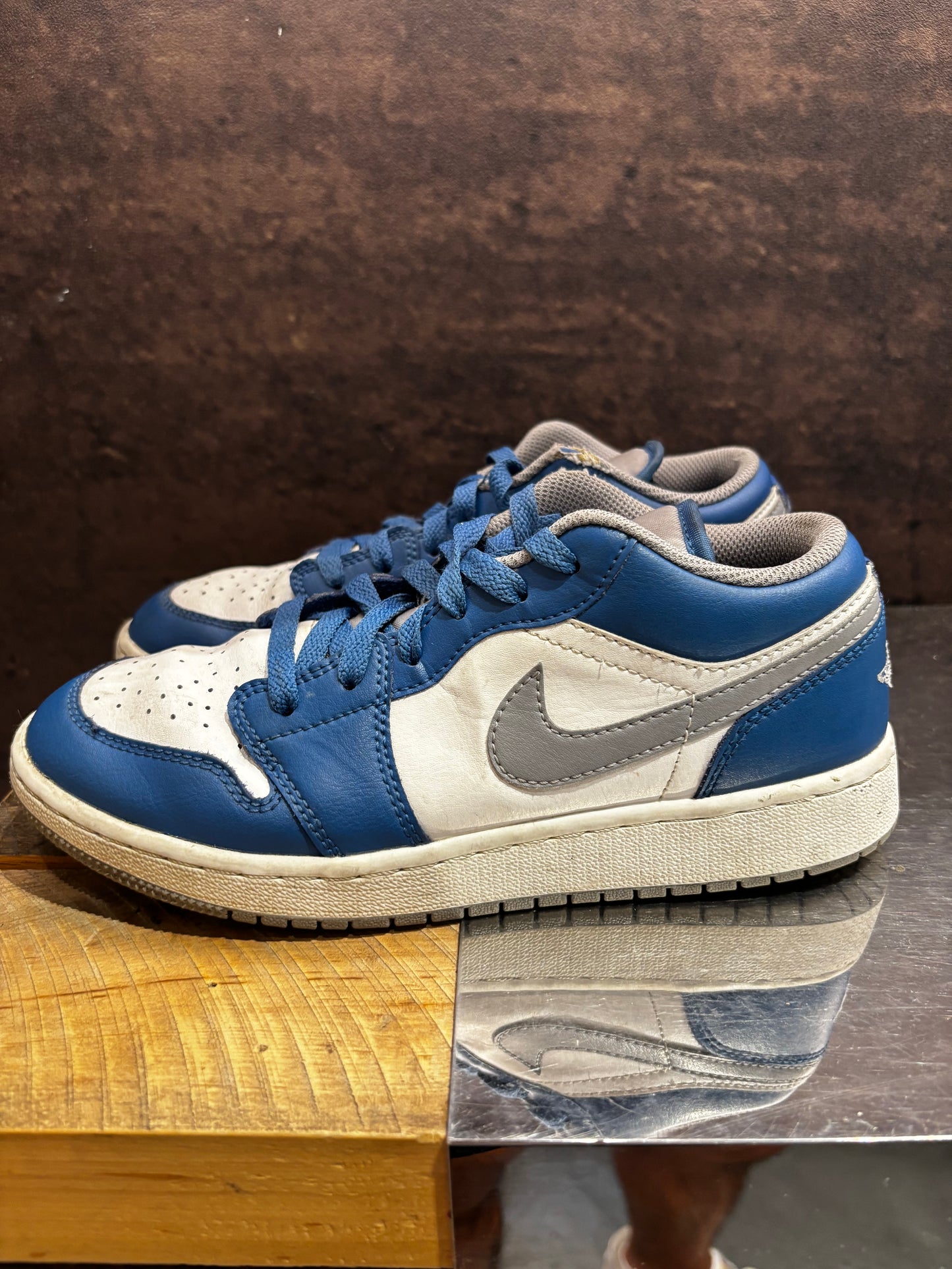 Jordan 1 Low "True Blue" Size 5Y Preowned