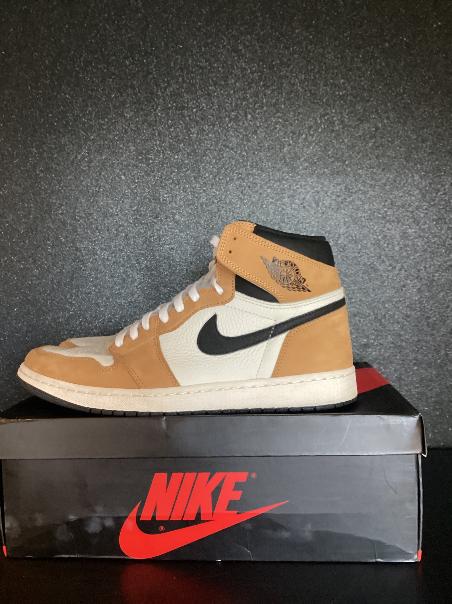 Jordan 1 High "Rookie Of The Year" Size 12 Preowned