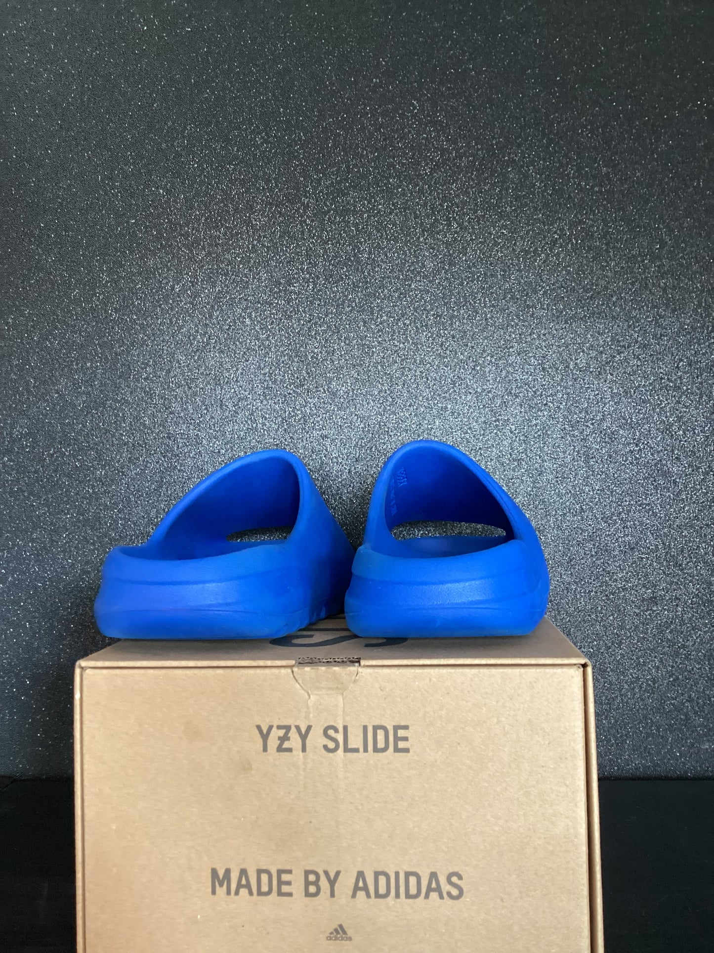 Yeezy Slide "Azure" Size 10 Preowned