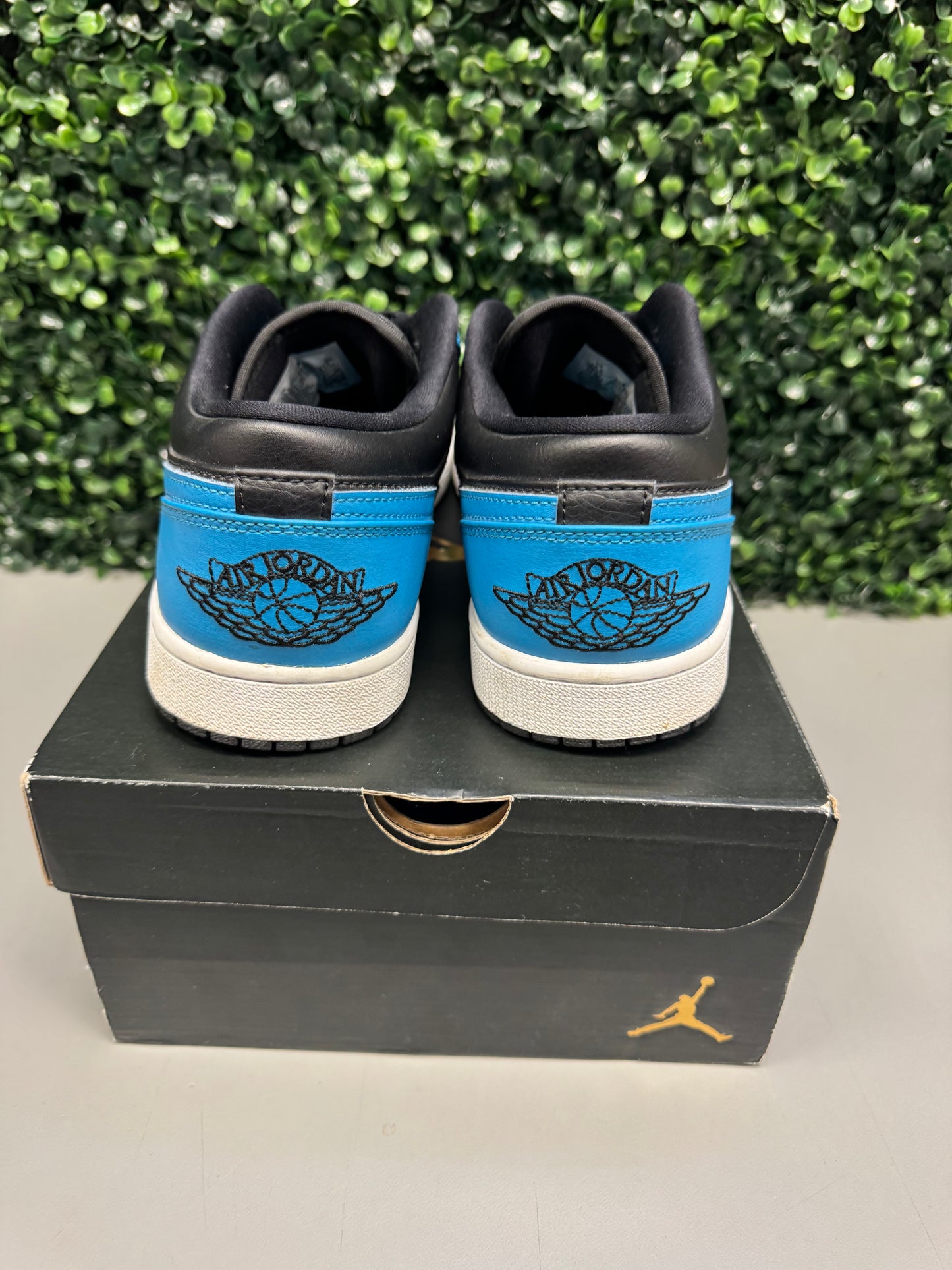 Jordan 1 Low “Laser Blue” Size 10.5 Preowned