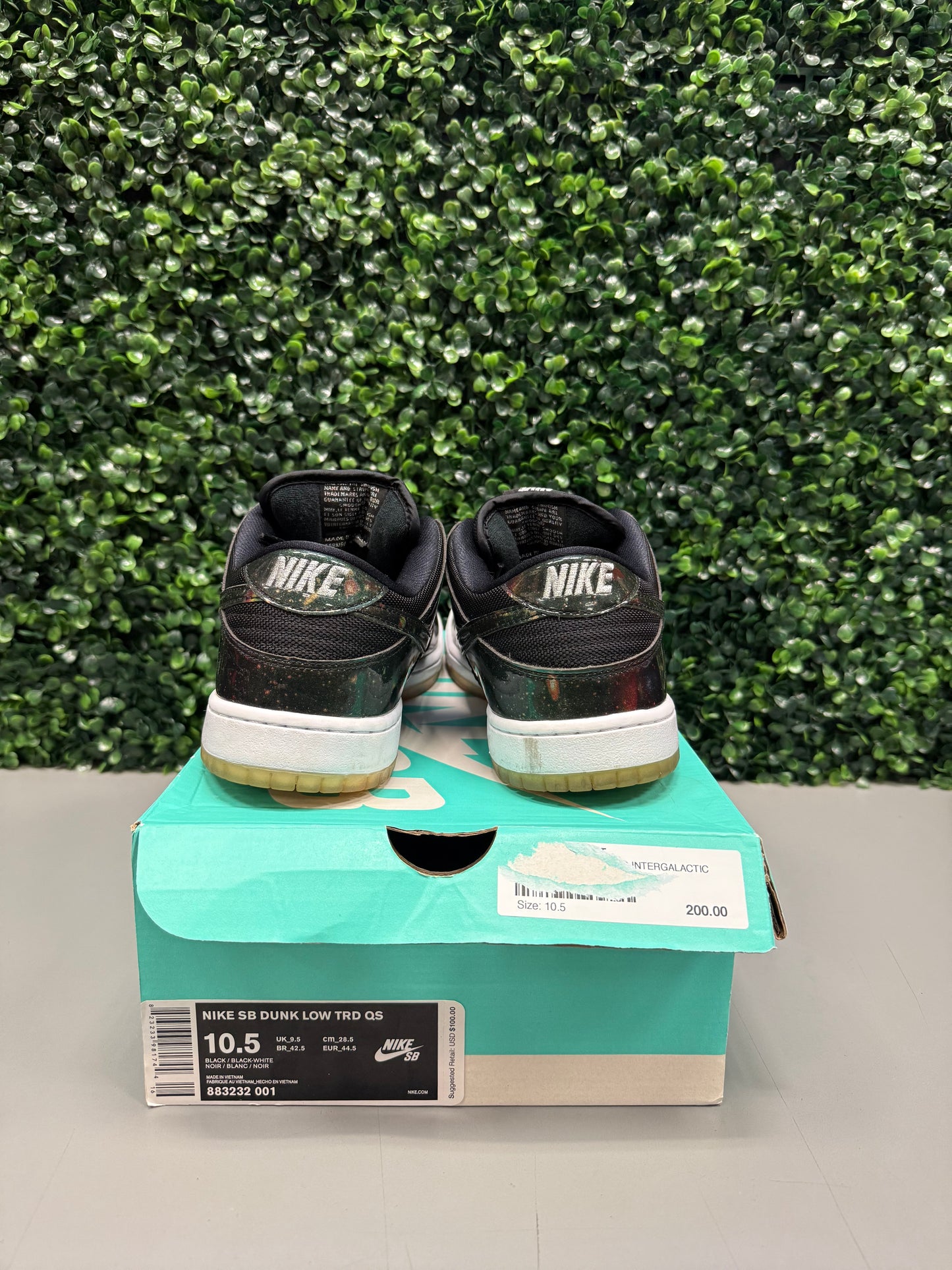 Nike SB Dunk Low "420 Intergalactic" Size 10.5 Preowned