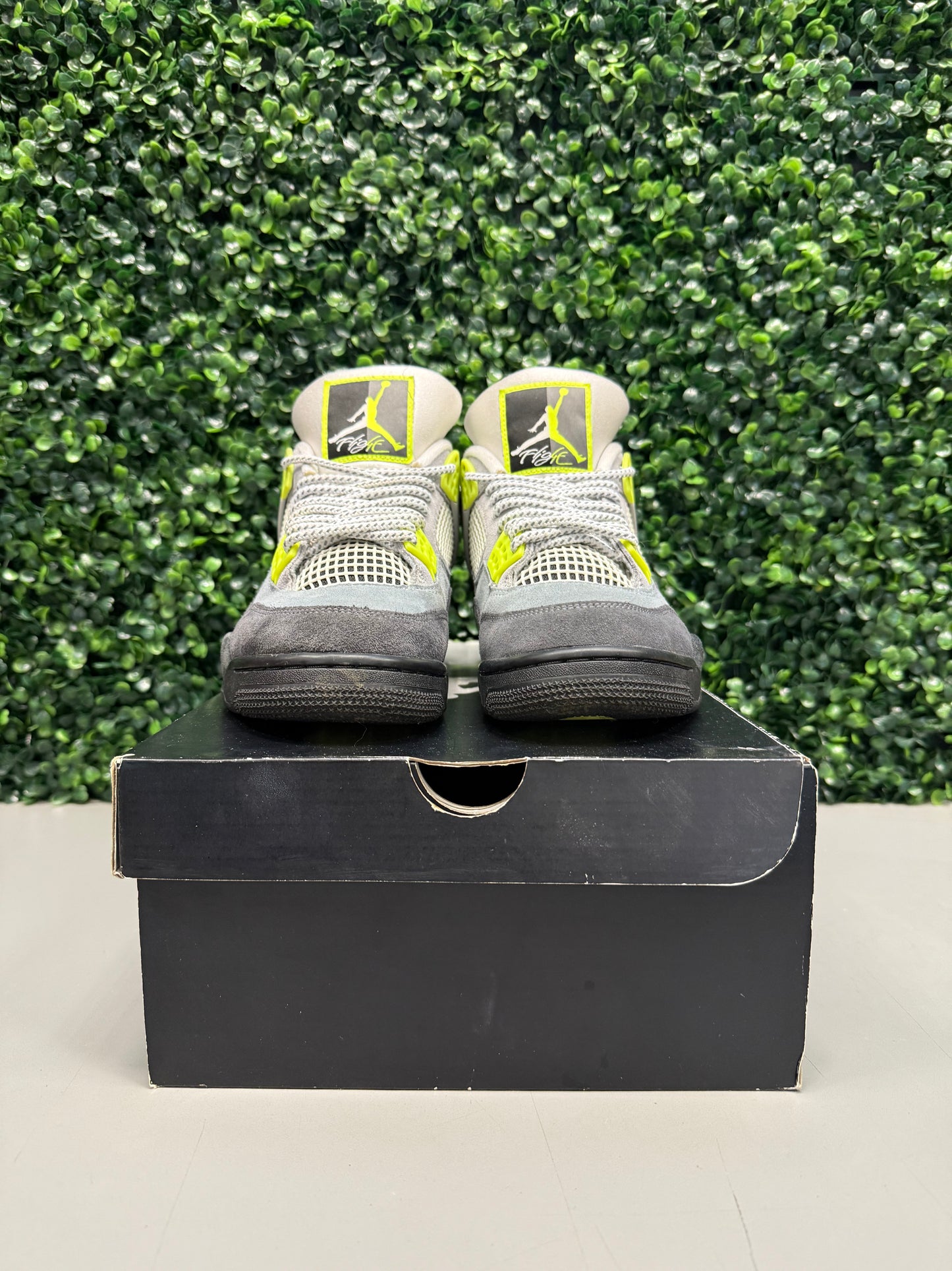 Jordan 4 Retro "95 Neon" Size 7 Preowned