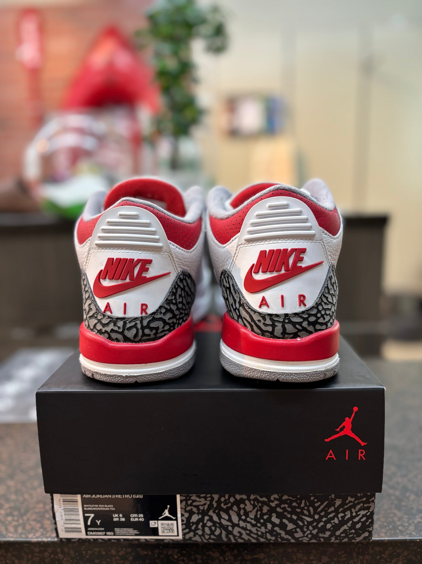 Jordan 3 "Fire Red" Size 7Y Pre Owned