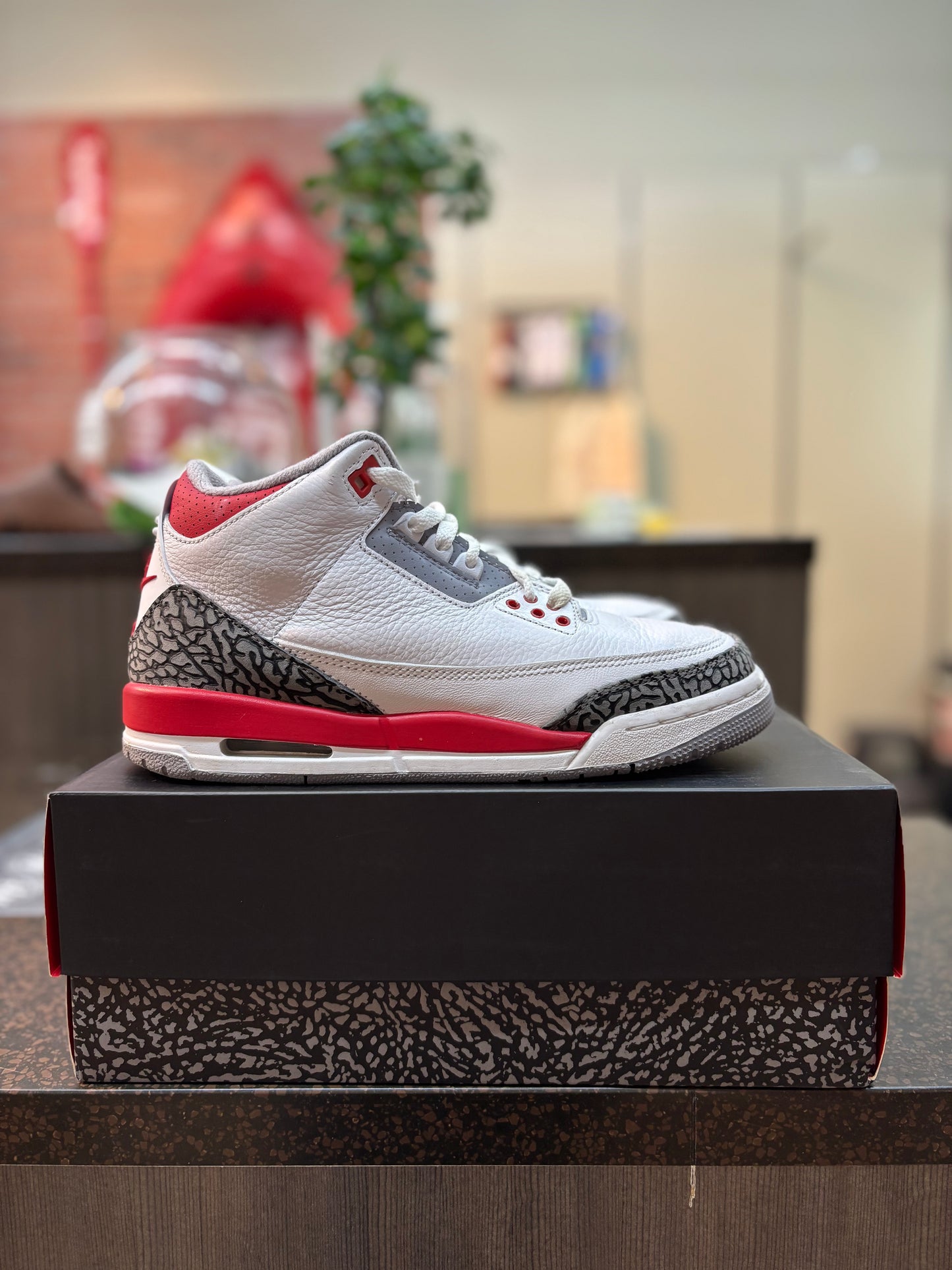 Jordan 3 "Fire Red" Size 7Y Pre Owned