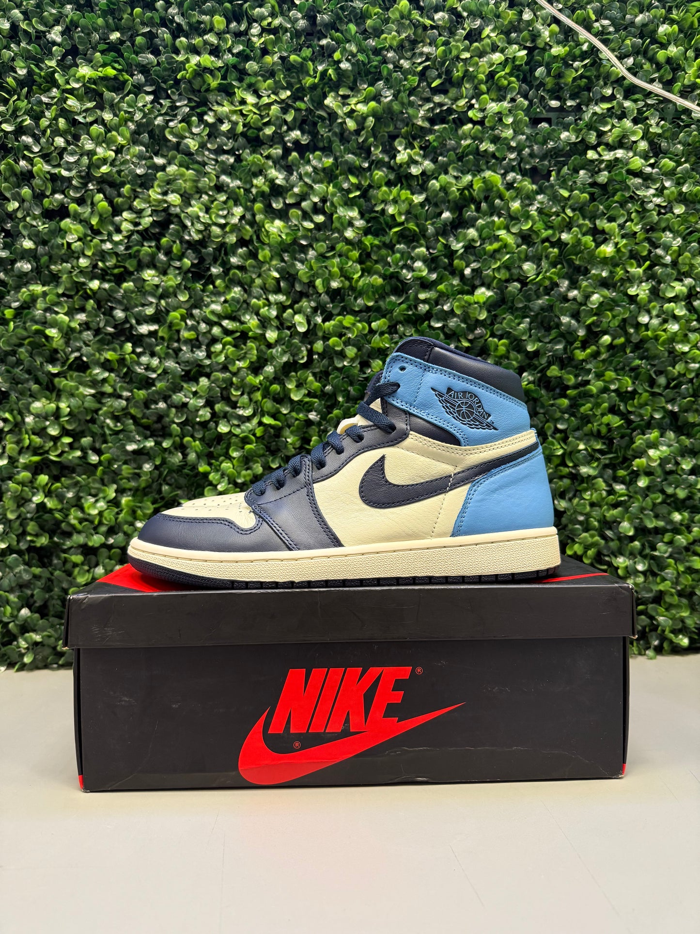 Jordan 1 "Obsidian" Size 8.5 Preowned