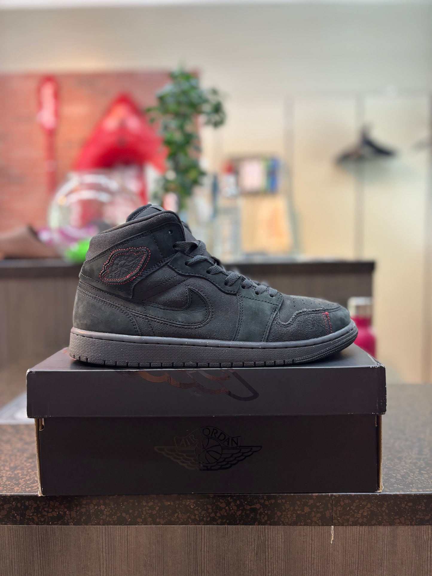 Jordan 1 Mid SE “Craft Dark Smoke Red” Size 9 Preowned