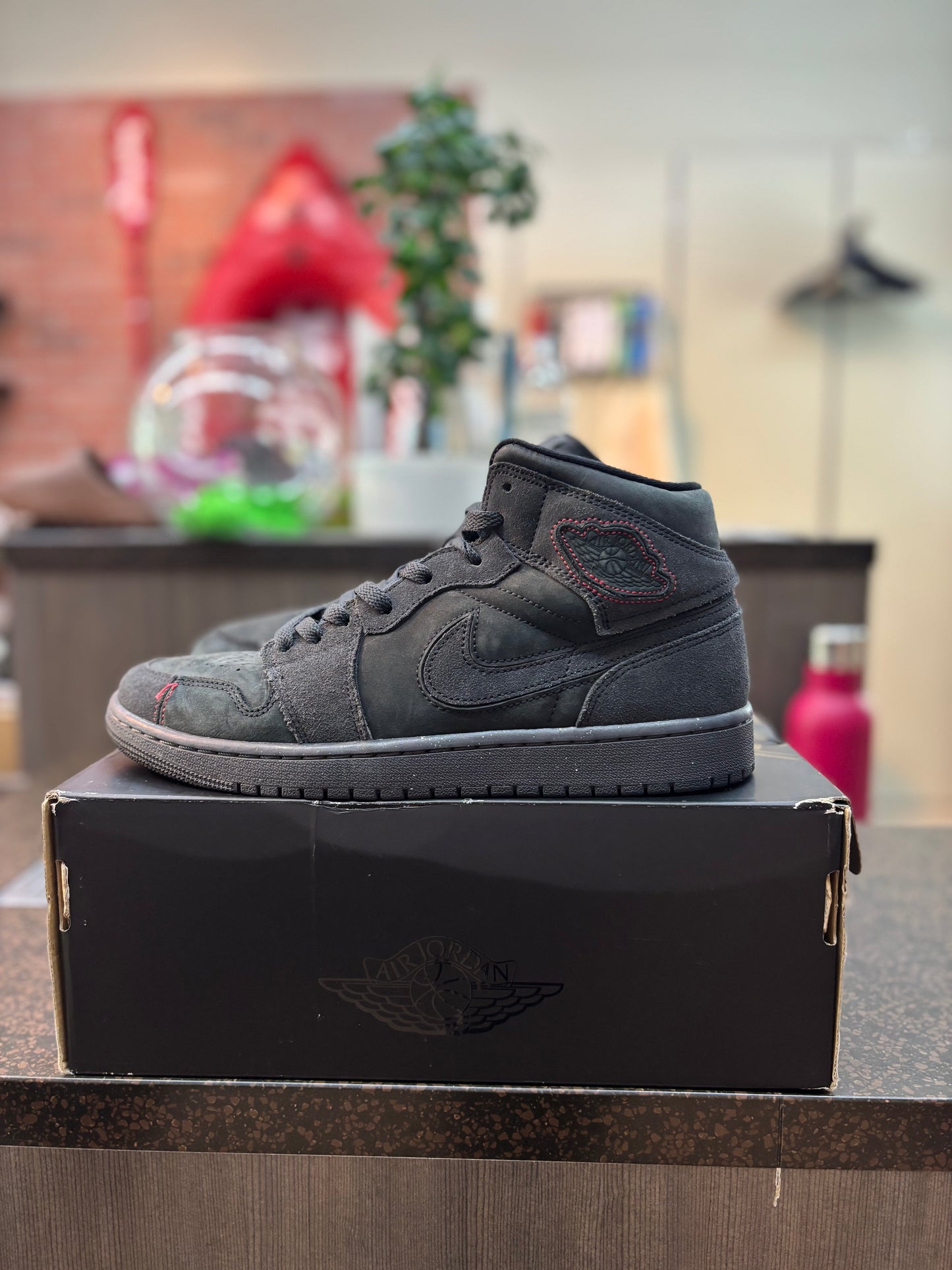 Jordan 1 Mid SE “Craft Dark Smoke Red” Size 9 Preowned