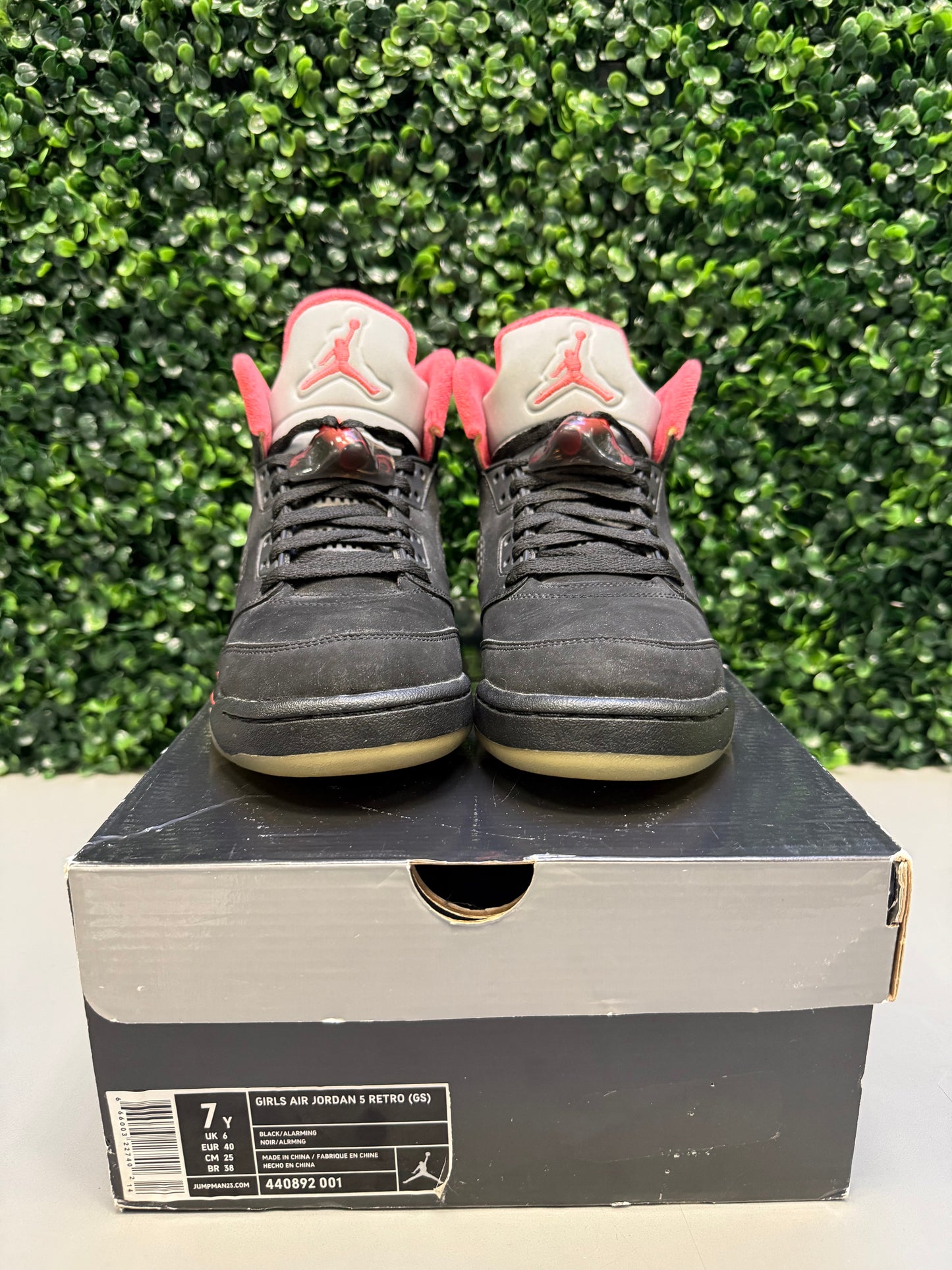 Jordan 5 "Black Alarming" Size 7Y Prewoned