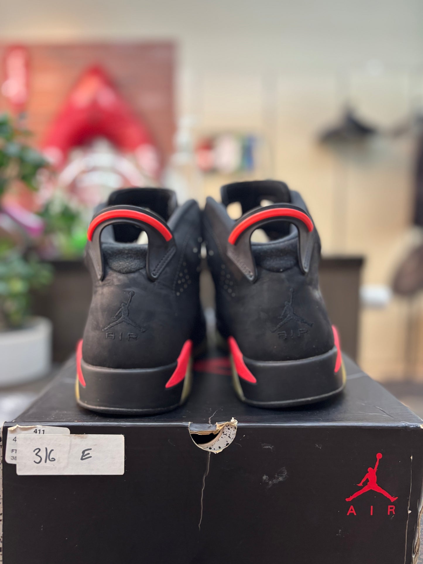 Jordan 6 "Infrared Black" (2014) Size 11 Pre Owned