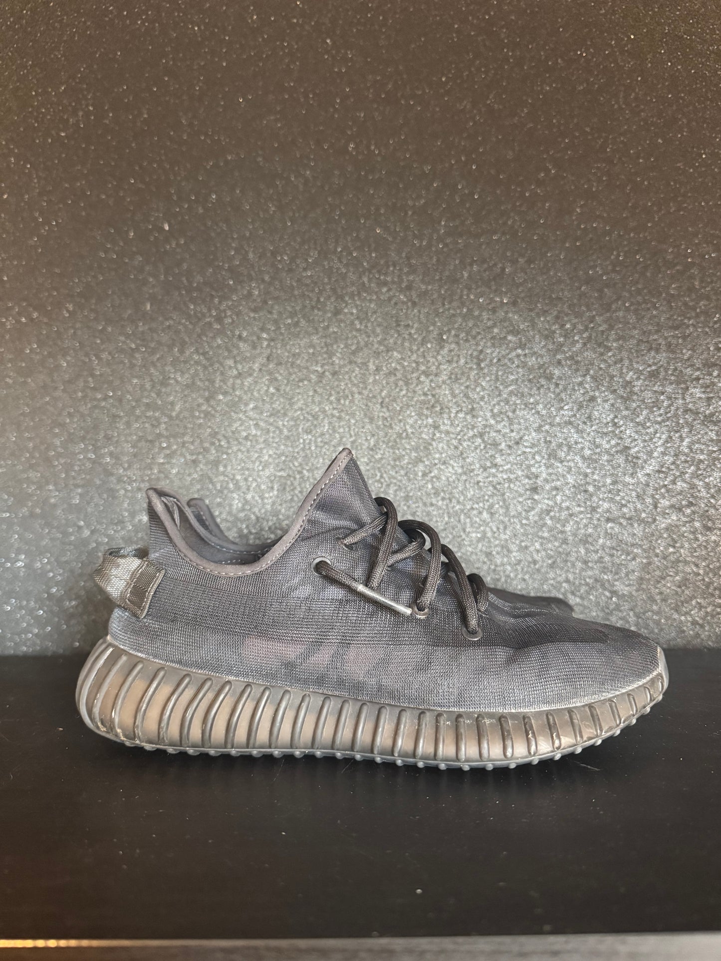 Yeezy Boost 350 Size 8 PreOwned