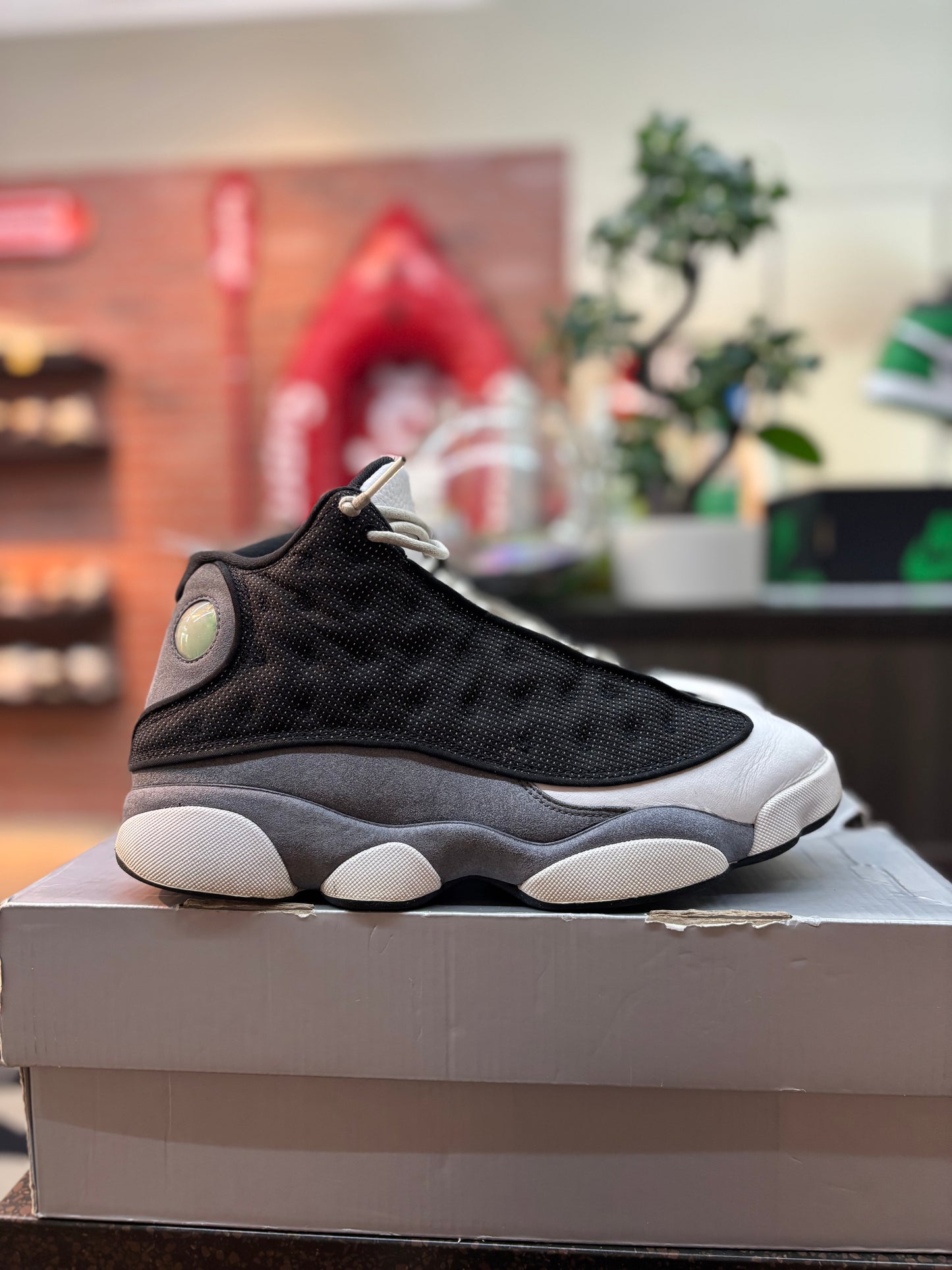 Jordan 13 "Black Flint" Size 10 Pre Owned