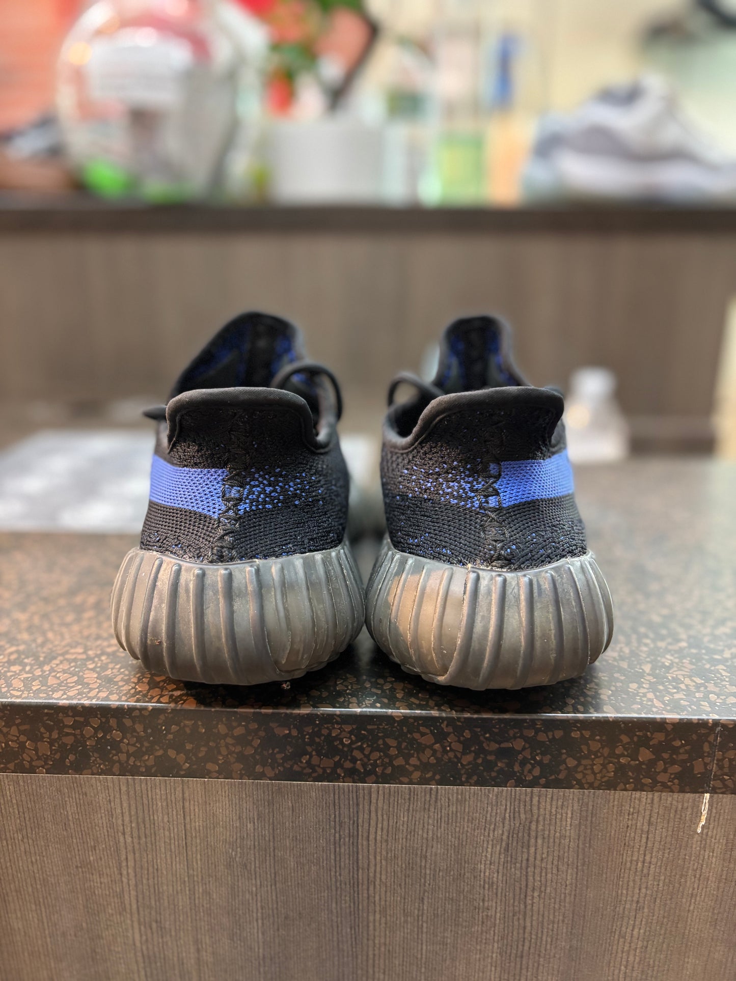 Yeezy 350 v2 "Dazzling Blue" Size 6 Pre Owned *No Box*