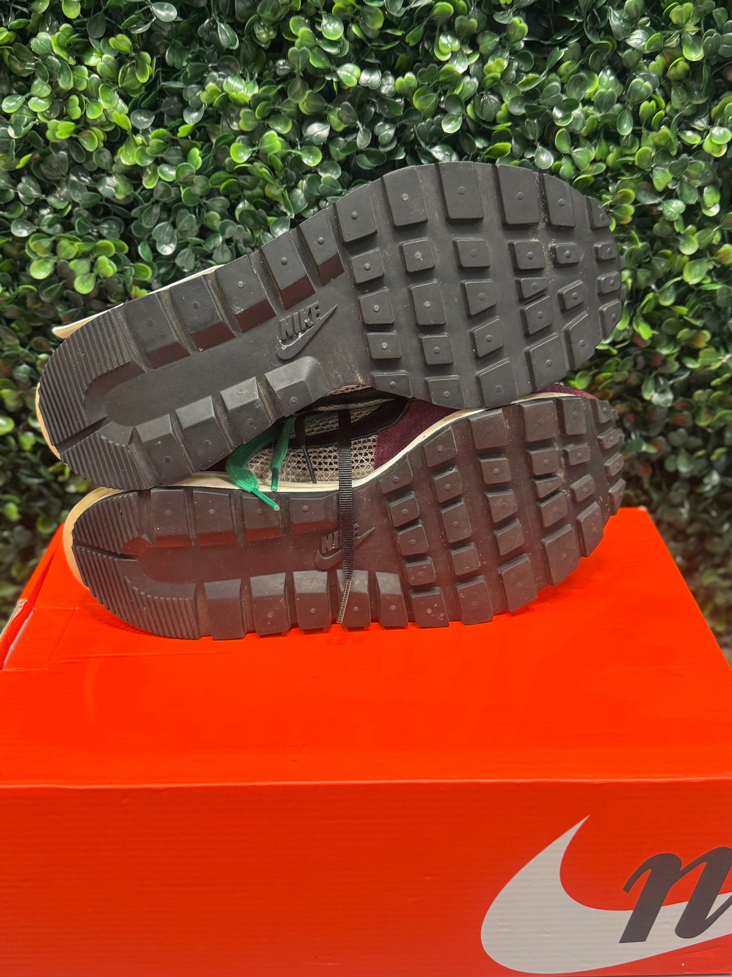Sacai Vaporwaffle "Villain Red Neptune Green" Size 5M / 6.5W Preowned