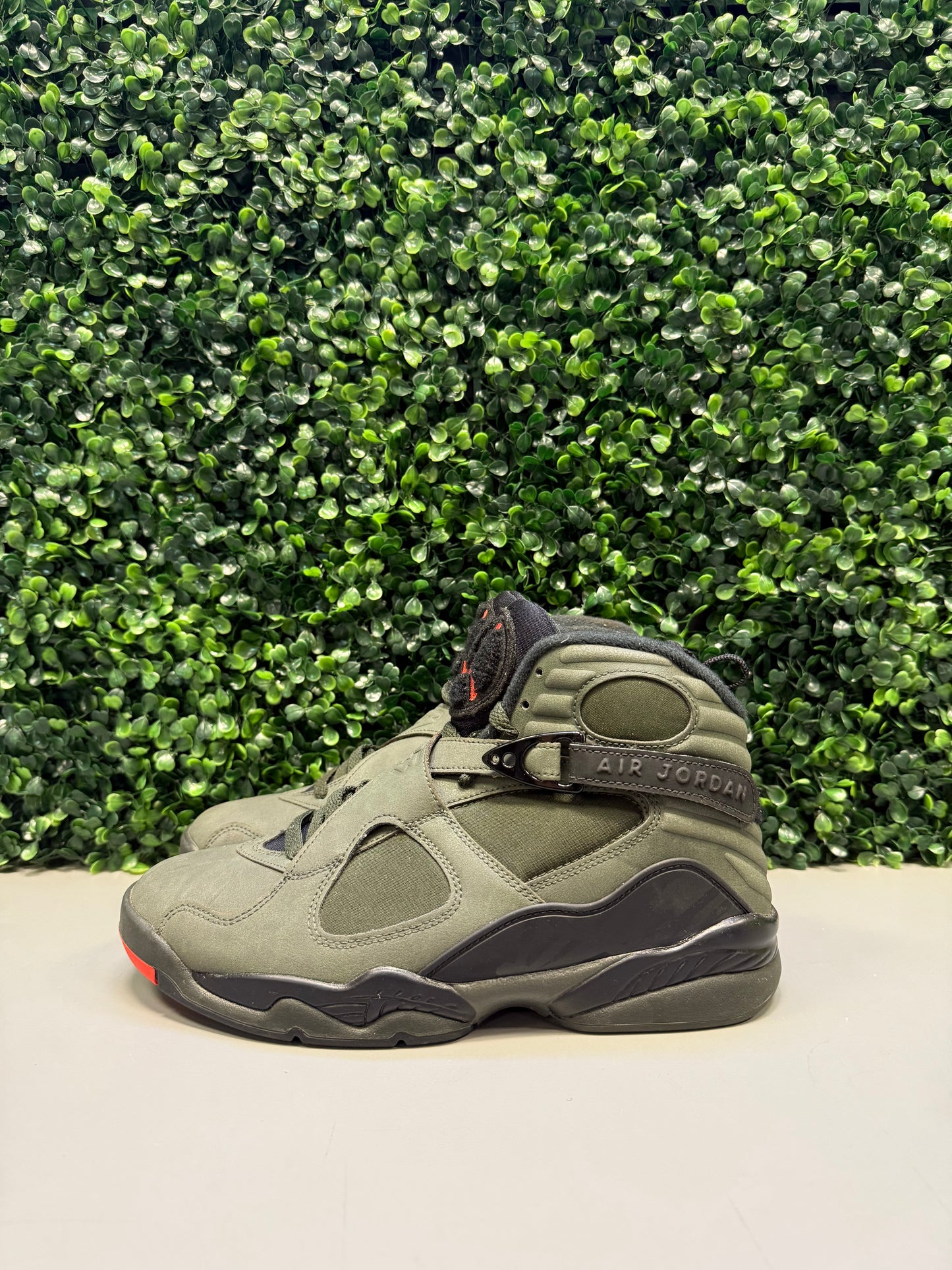 Jordan 8 Retro "Take Flight Undefeated" Size 8 Preowned