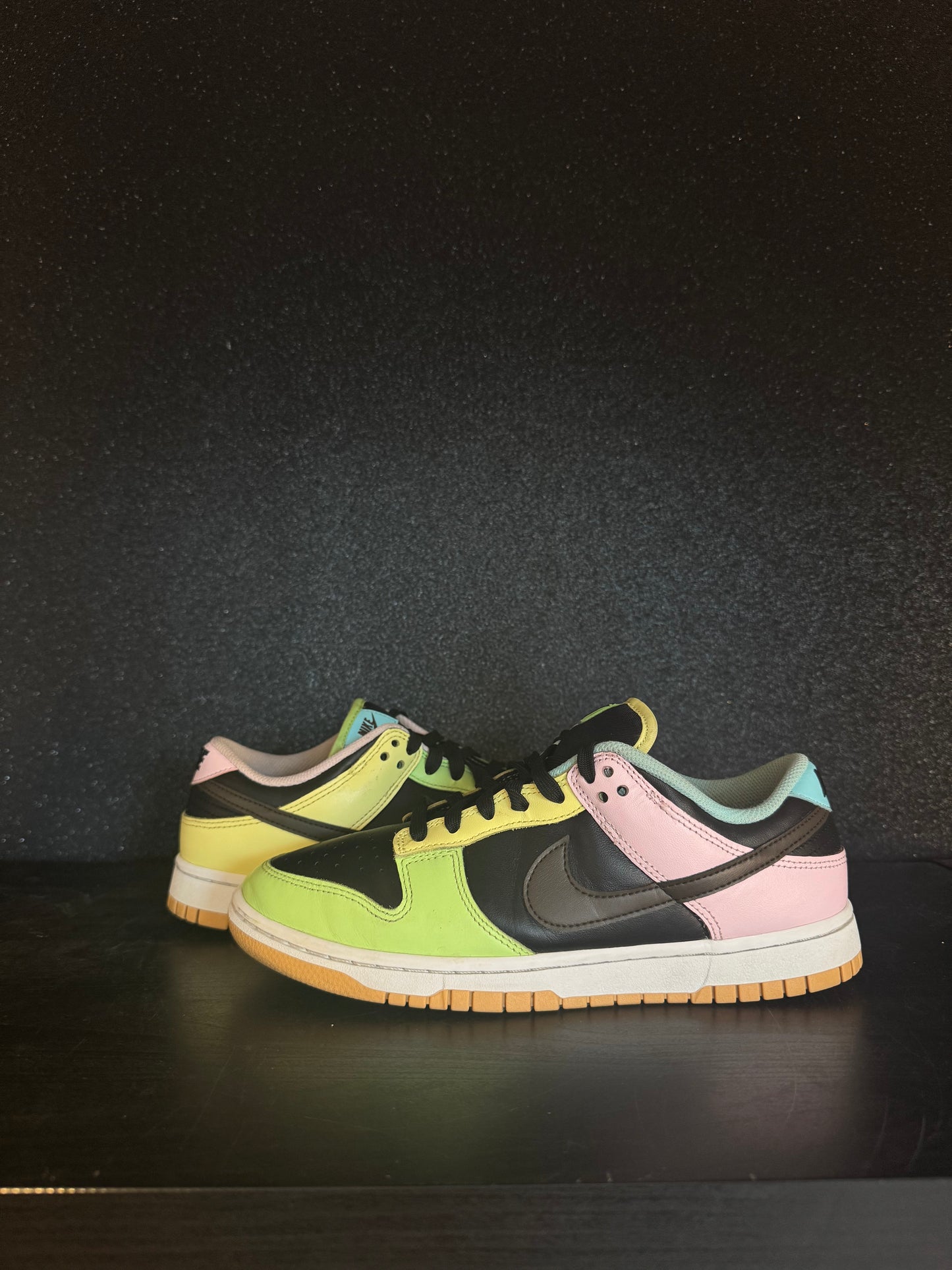 Nike SB Dunk 'FREE .99' Size 8 Preowned with no box