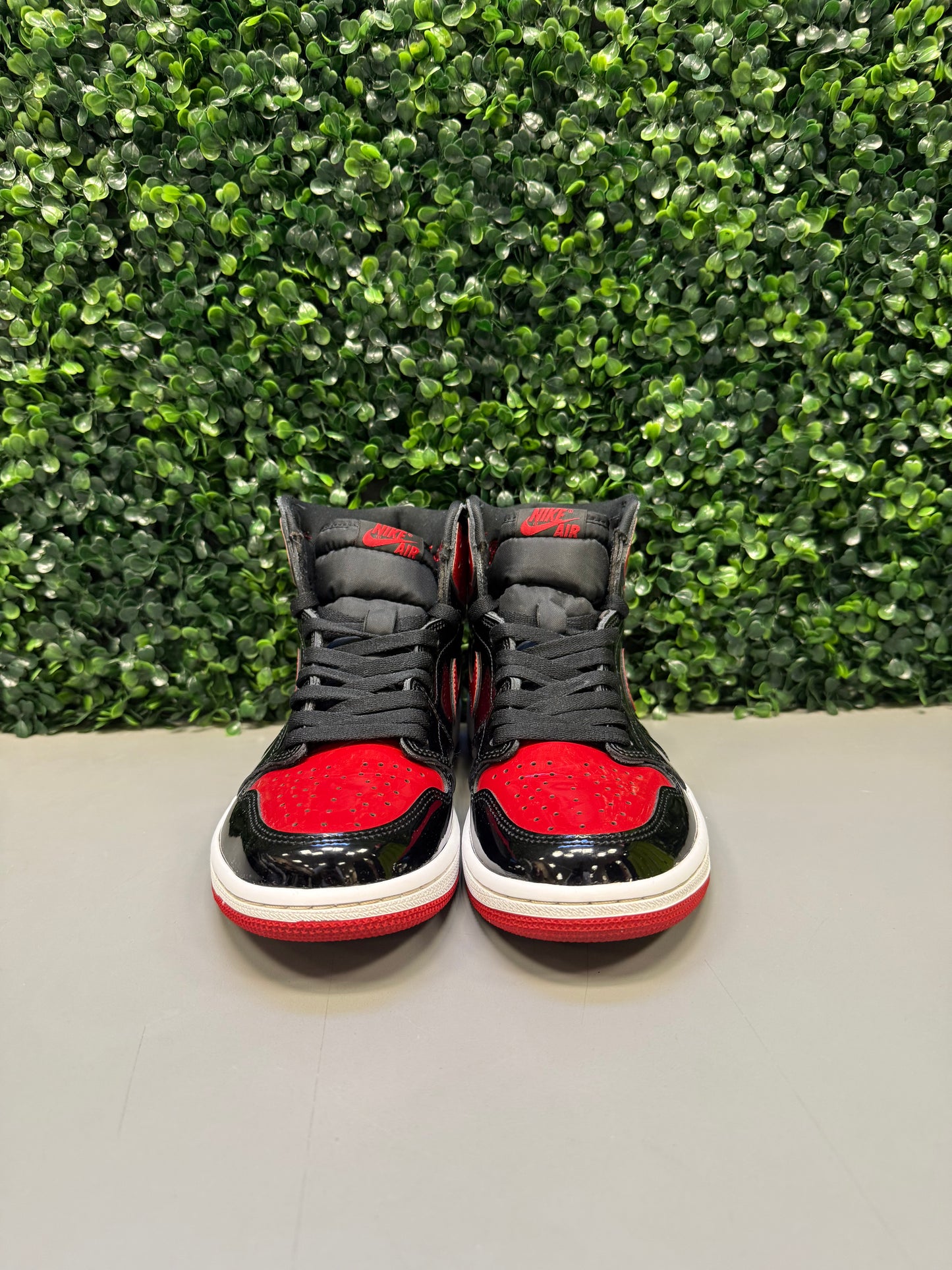 Jordan 1 High "Patent Bred" Size 8.5 Preowned
