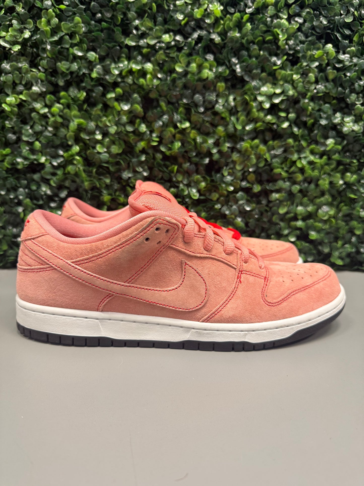 Nike SB Dunk Low "Pink Pig" Size 10 Preowned
