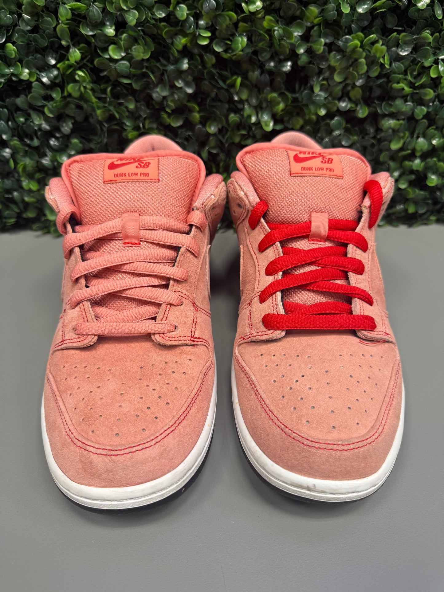 Nike SB Dunk Low "Pink Pig" Size 10 Preowned