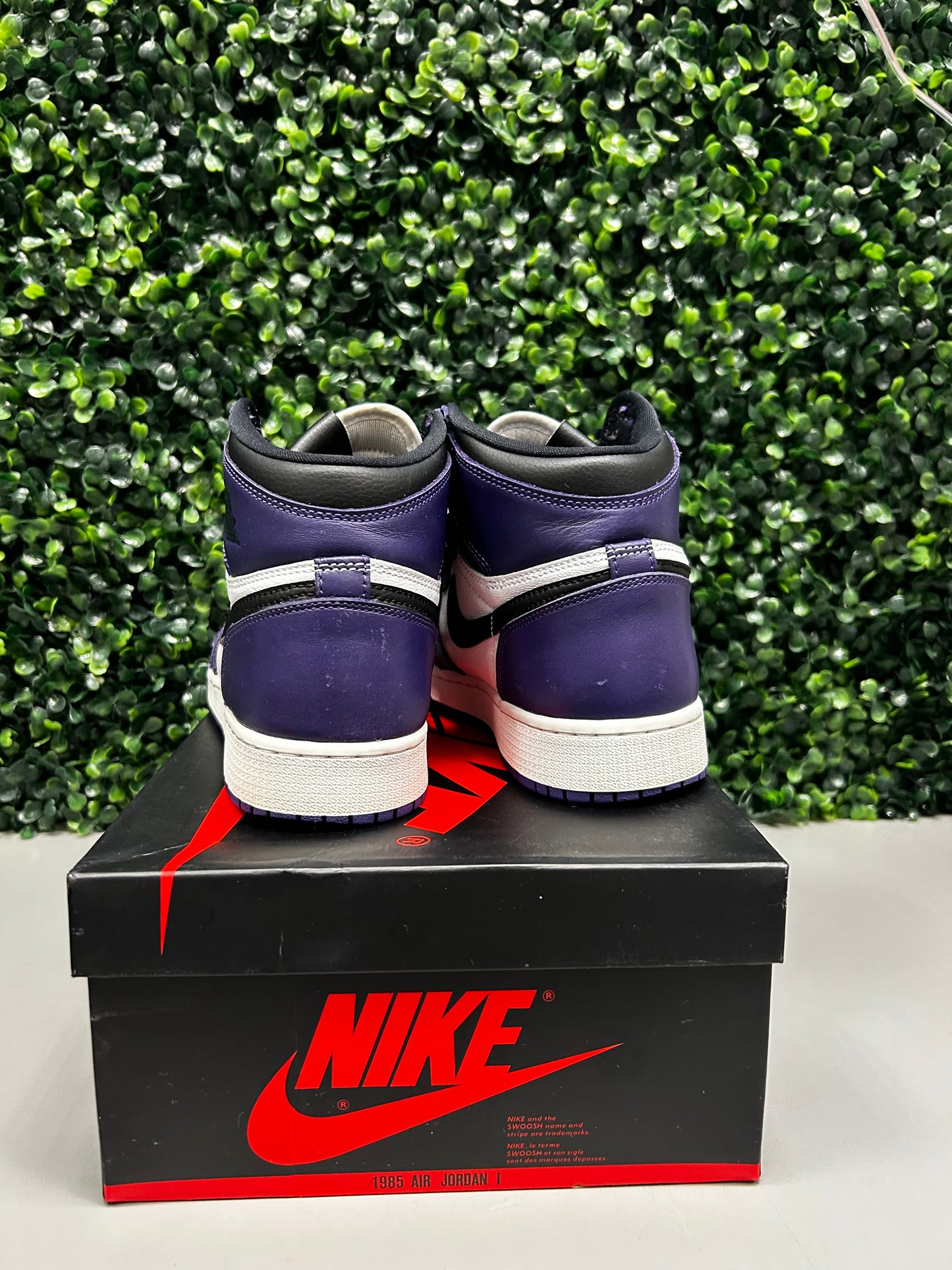 Jordan 1 High "Court Purple" Size 5.5Y / 7W Preowned