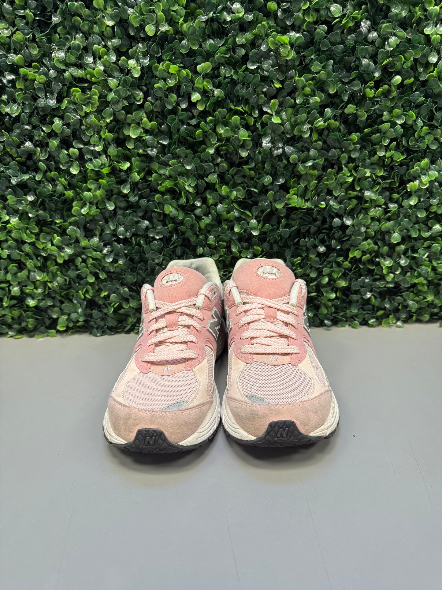New Balance 2002R "Pink Sand" Size 5.5Y / 7W Preowned
