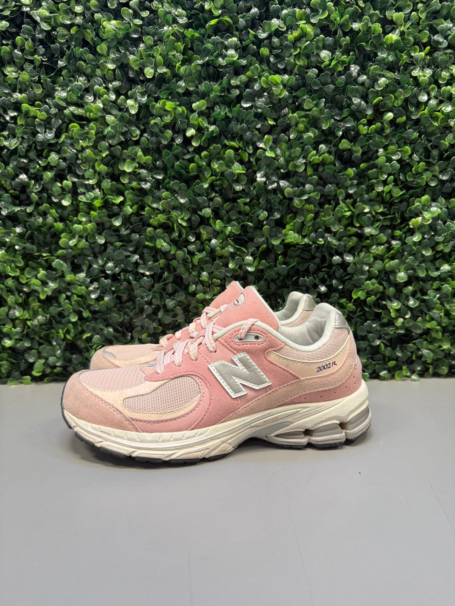 New Balance 2002R "Pink Sand" Size 5.5Y / 7W Preowned