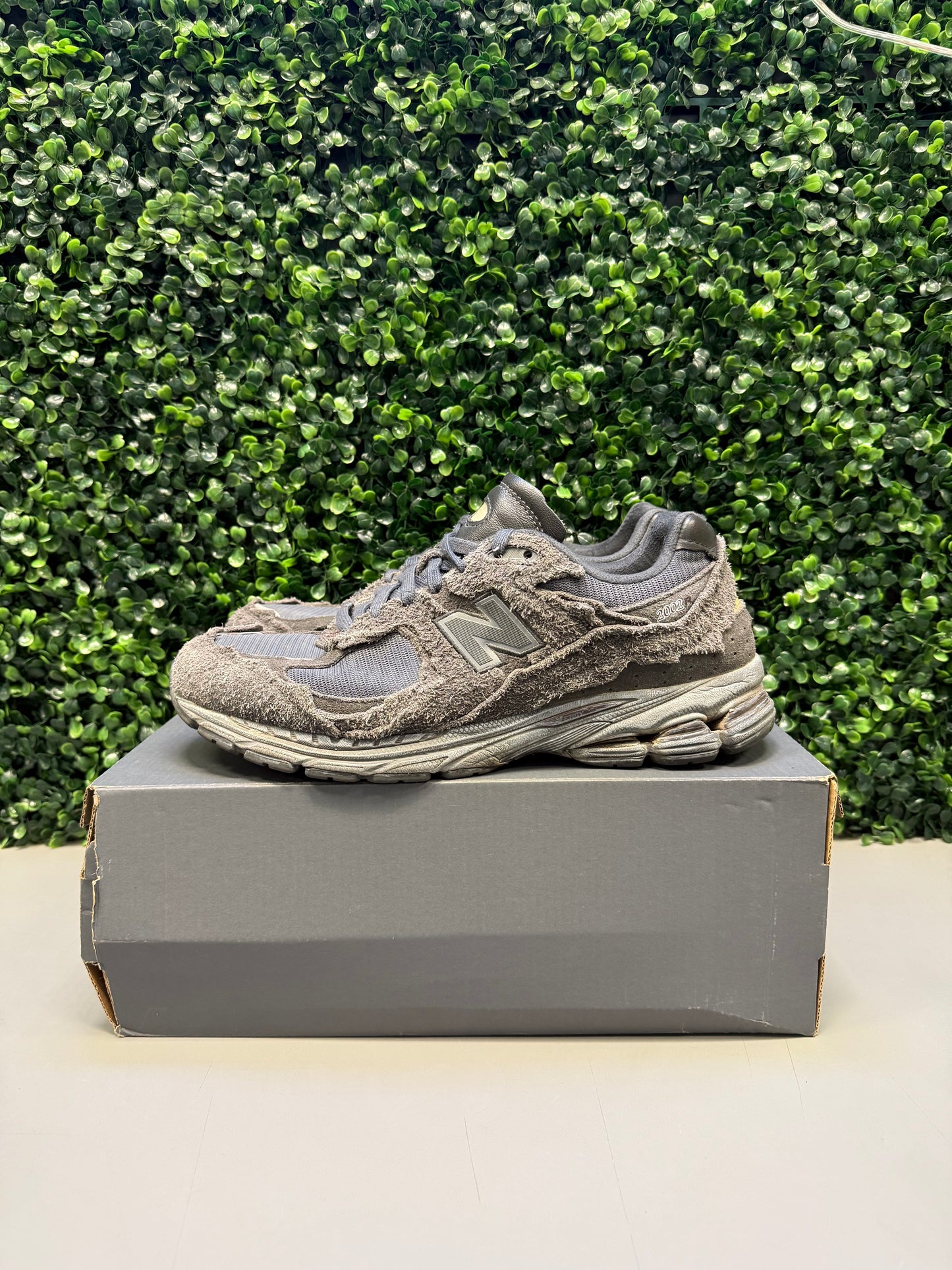 New Balance 2002R Protection Pack "Phantom" Size 11 Preowned