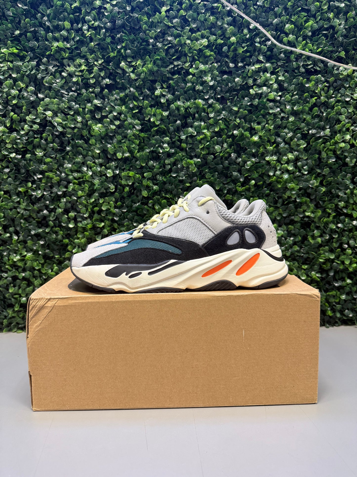 Yeezy 700 "Wave Runner" Size 10.5 Preowned