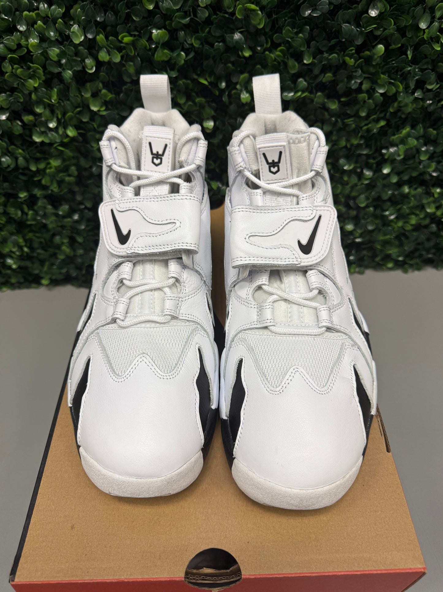 Air DT Max 96 "Away" Size 10.5 Preowned